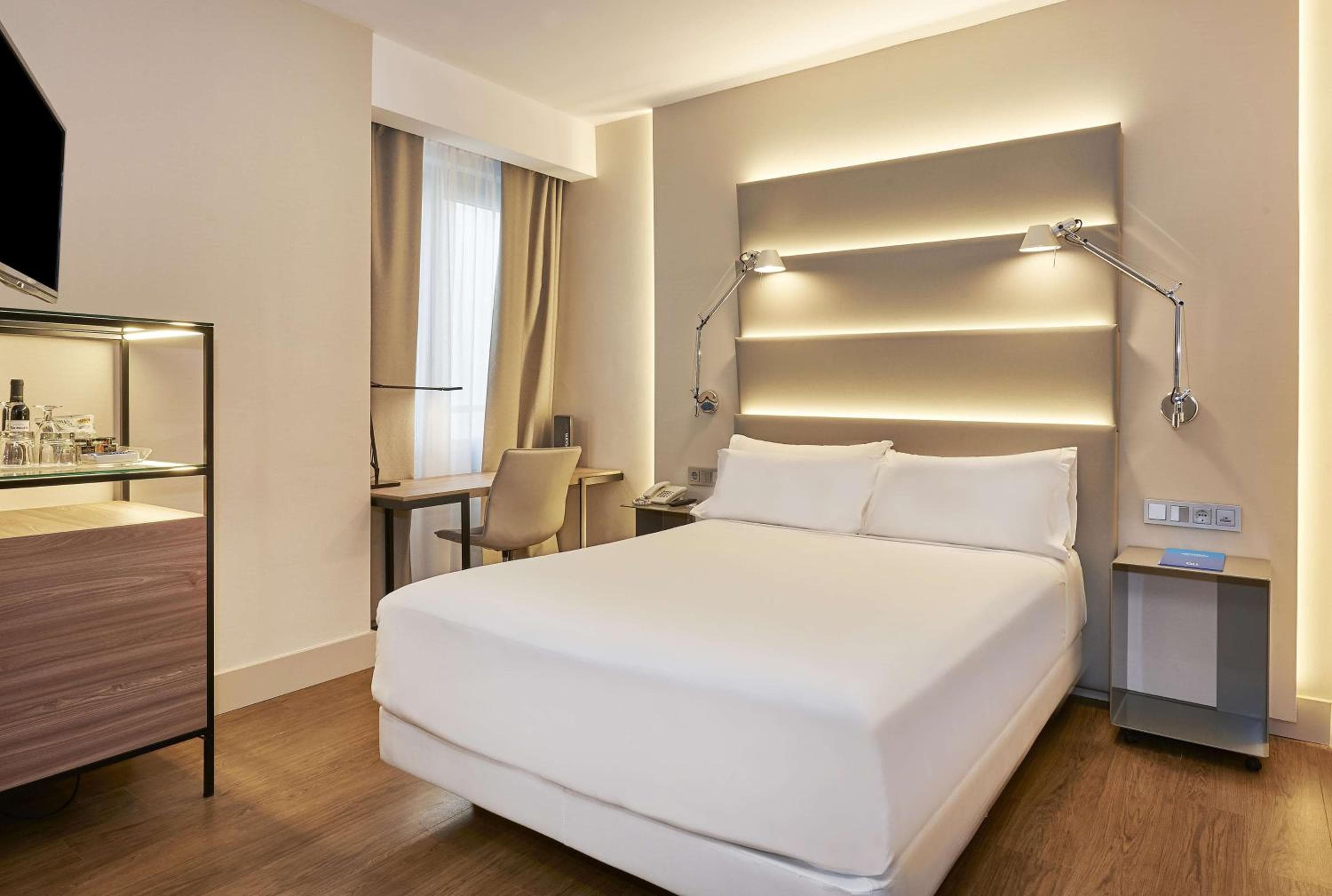 NH Sants Barcelona — 26