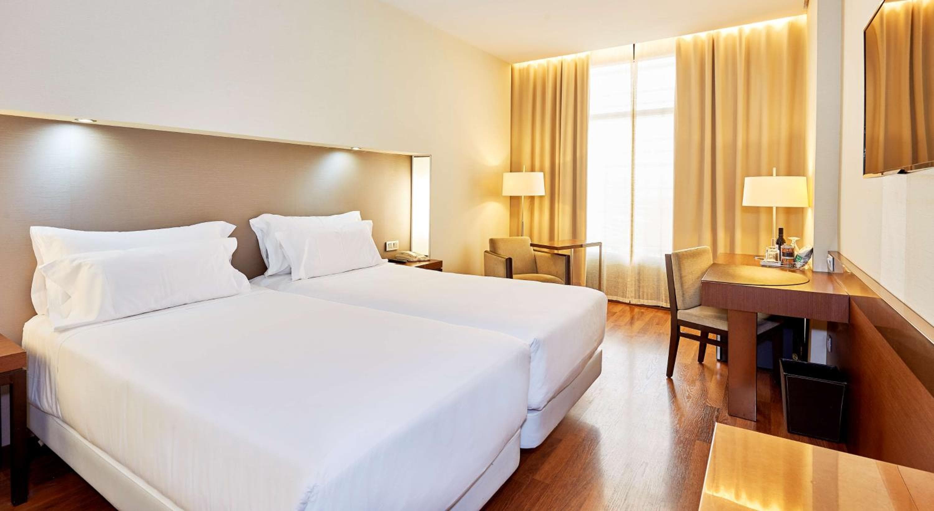 NH Siviglia Plaza de Armas — 23