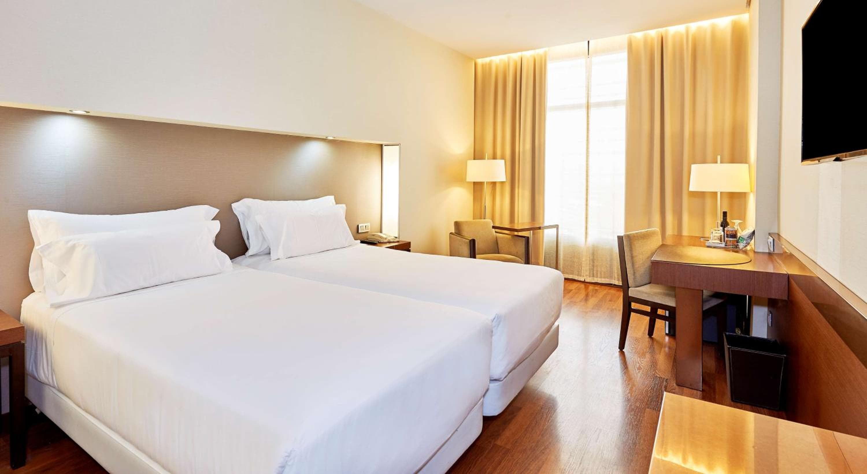 NH Siviglia Plaza de Armas — 24