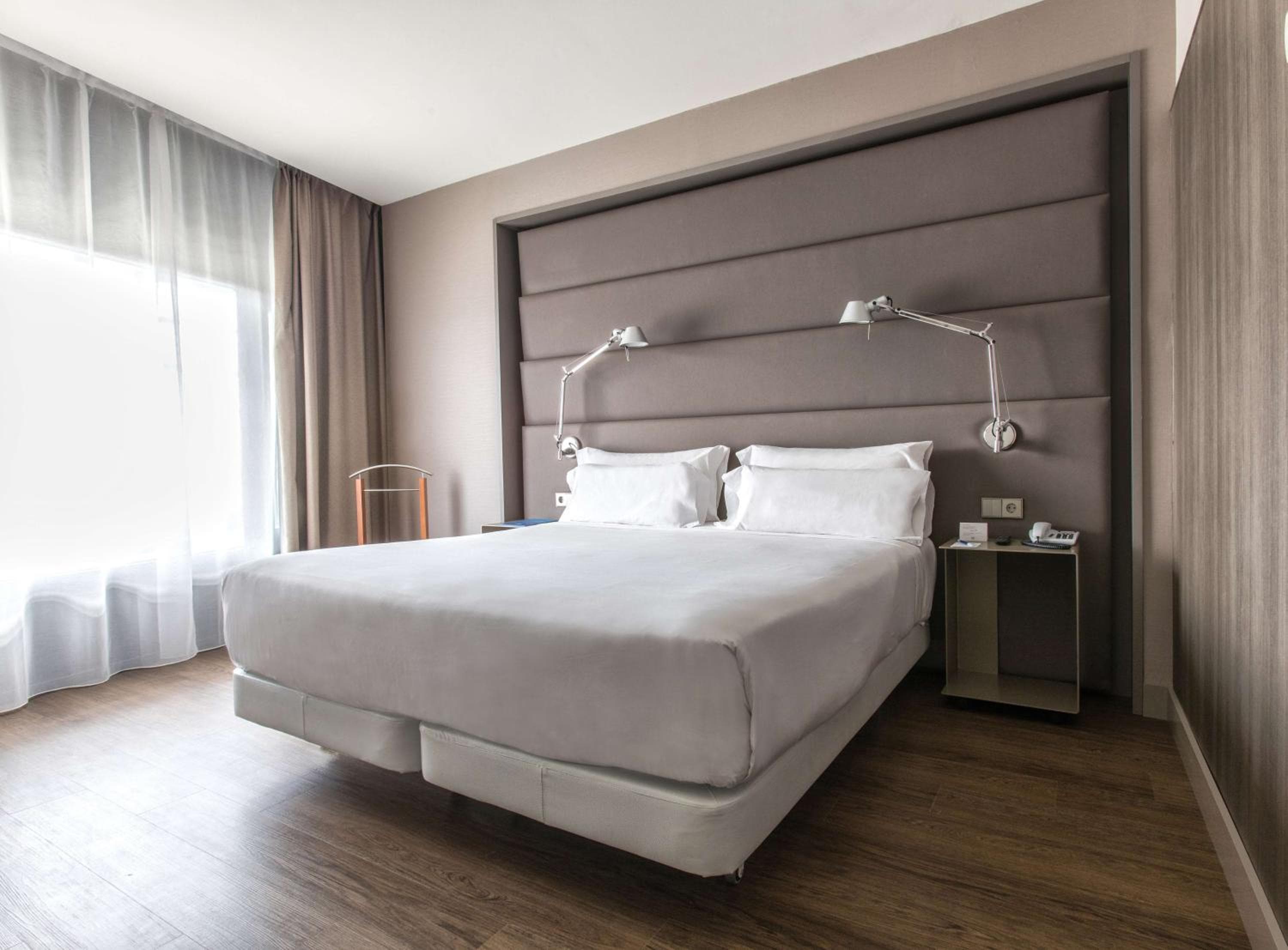 NH Siviglia Plaza de Armas — 26
