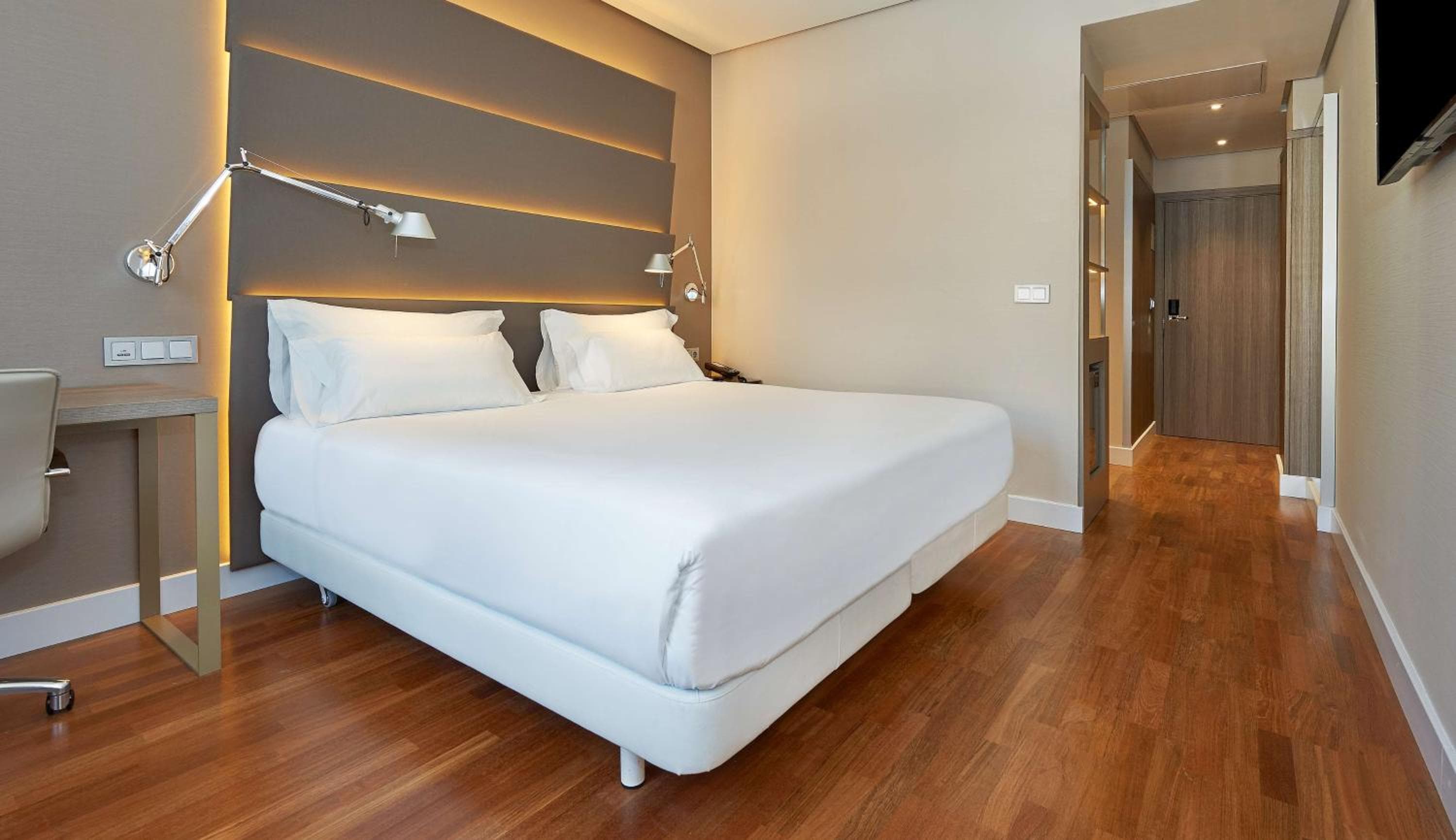 NH Siviglia Plaza de Armas — 27