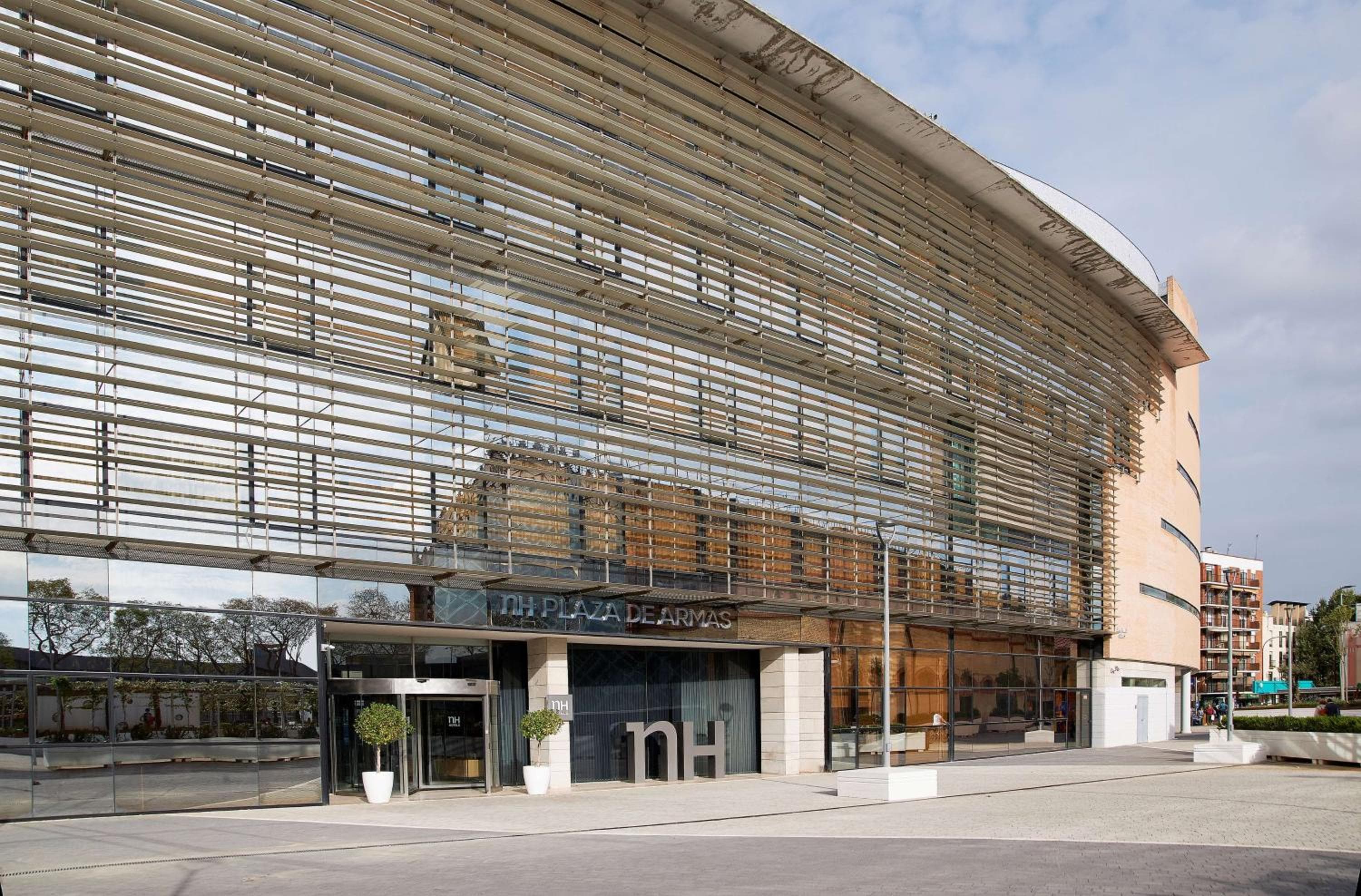 NH Siviglia Plaza de Armas — 11