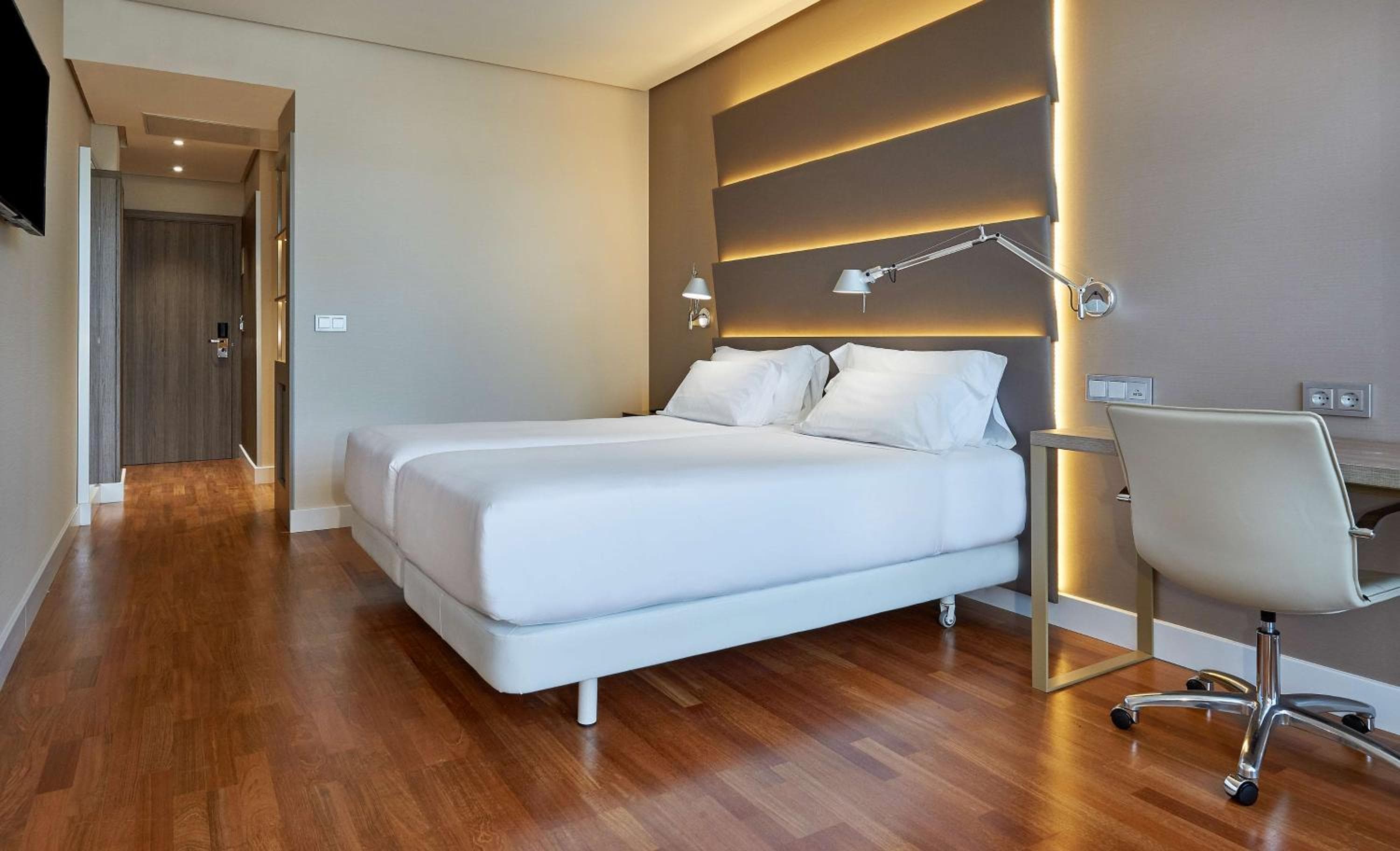 NH Siviglia Plaza de Armas — 30