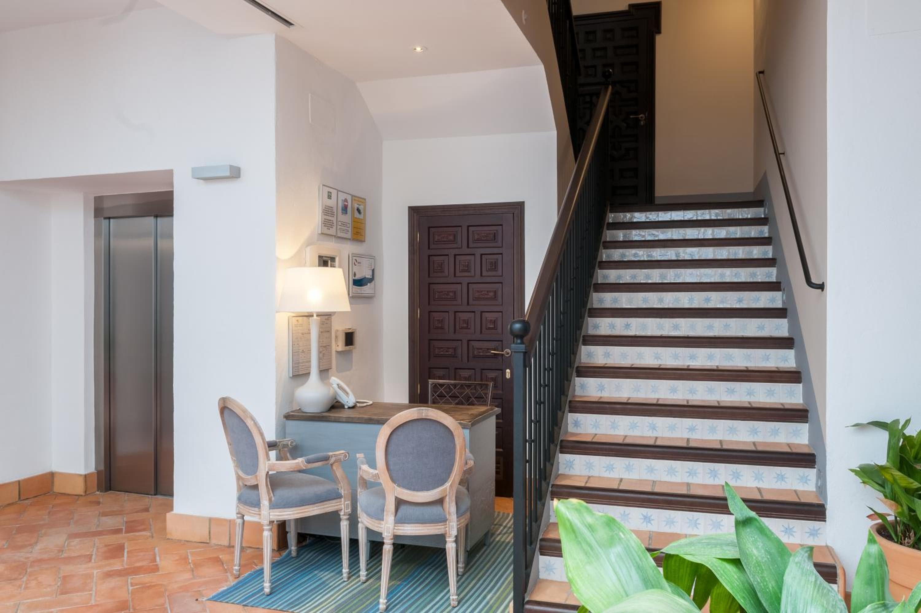 Suites Murillo Catedral — 24