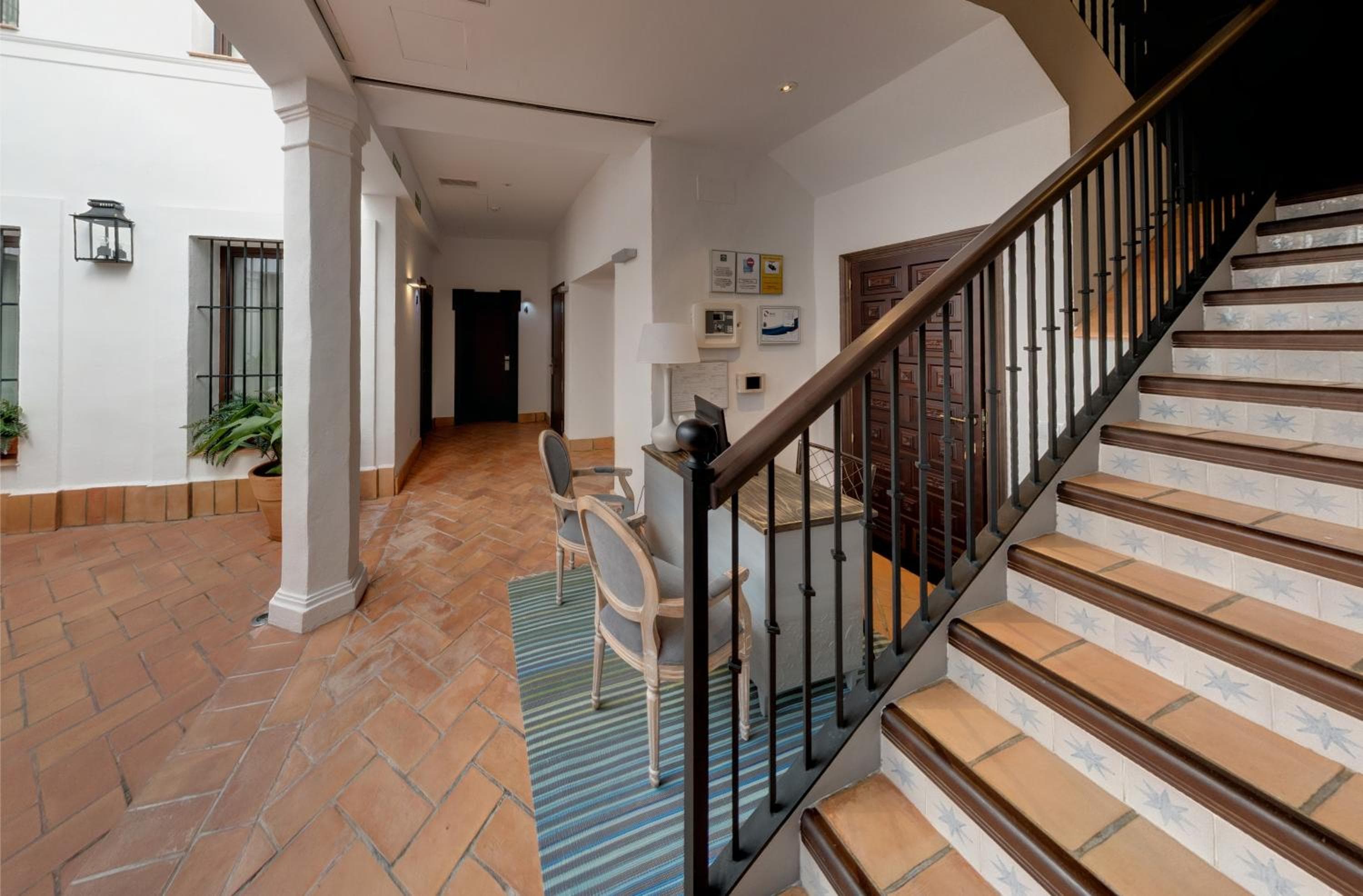 Suites Murillo Catedral - Suiten Murillo Kathedrale — 3