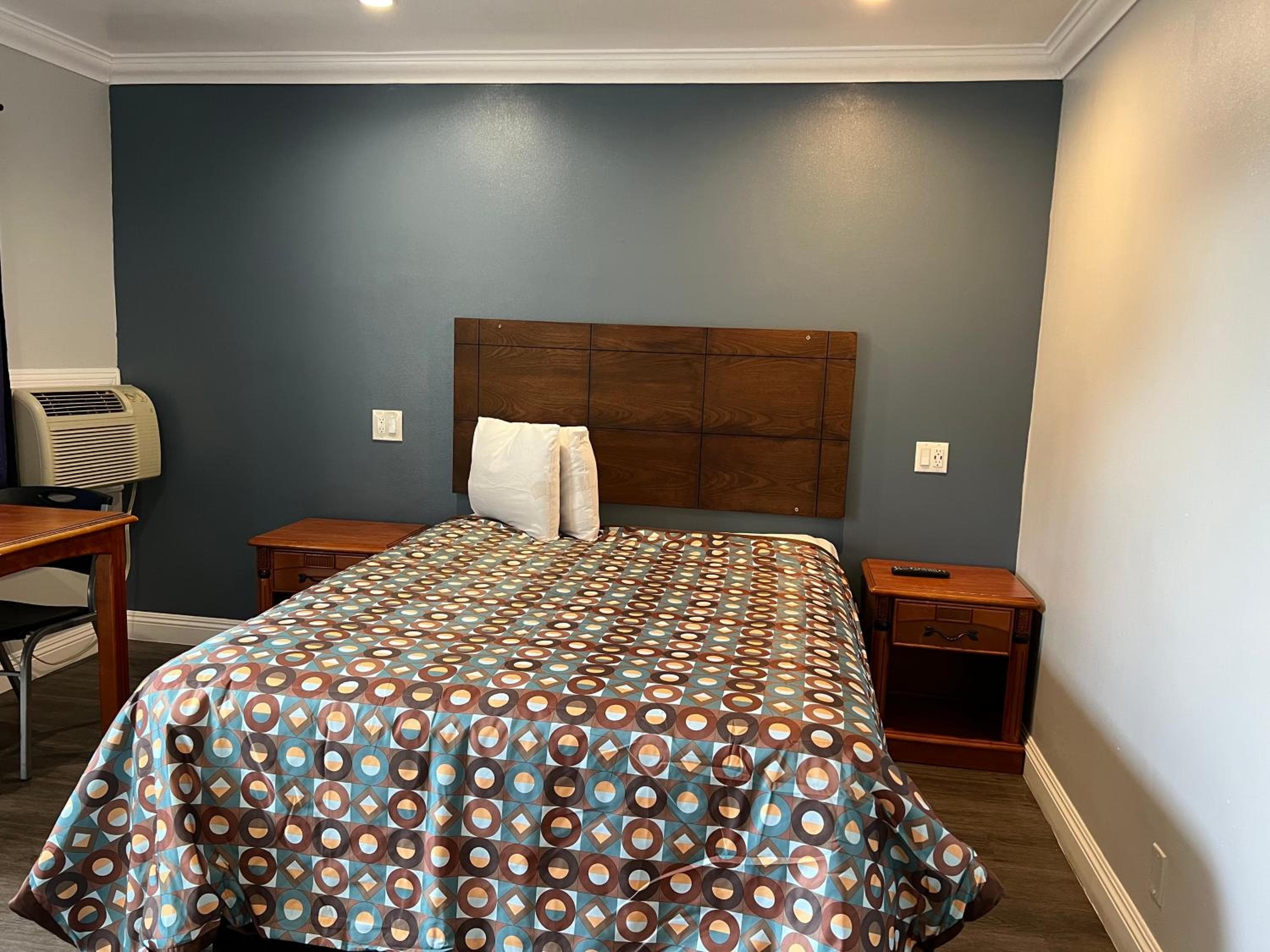 SOFI MOTEL — 4