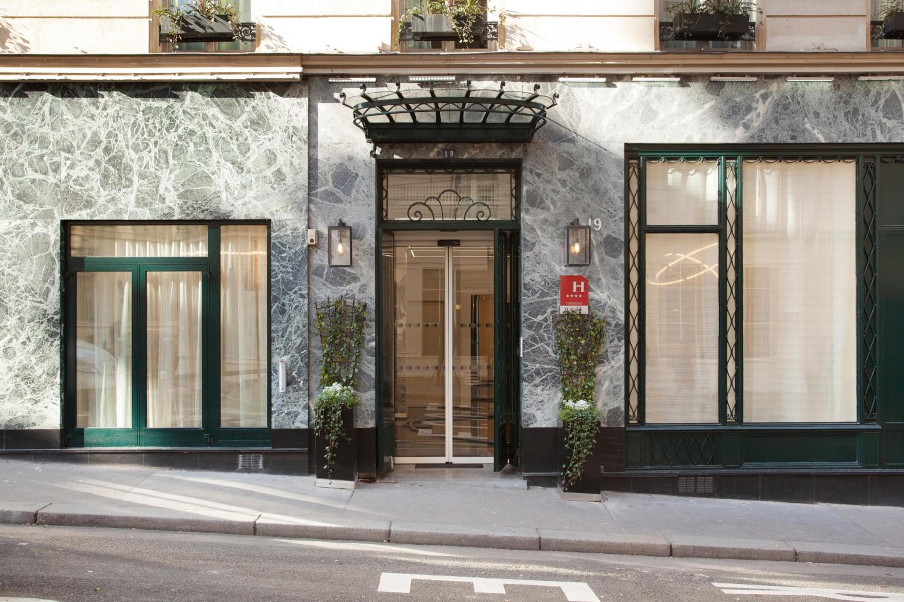 Grand Hotel Saint Michel — 1