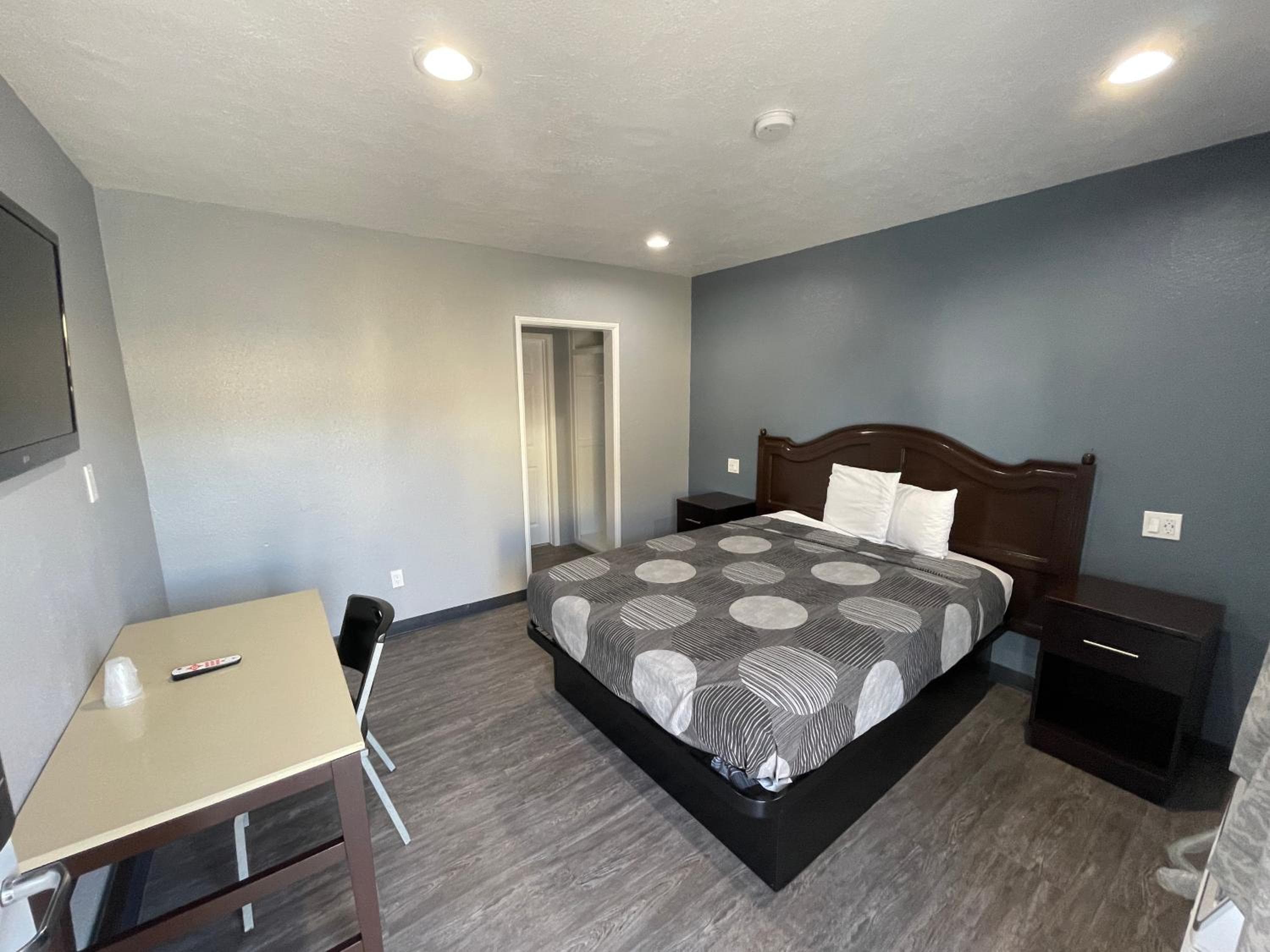 Cornett Motel — 6