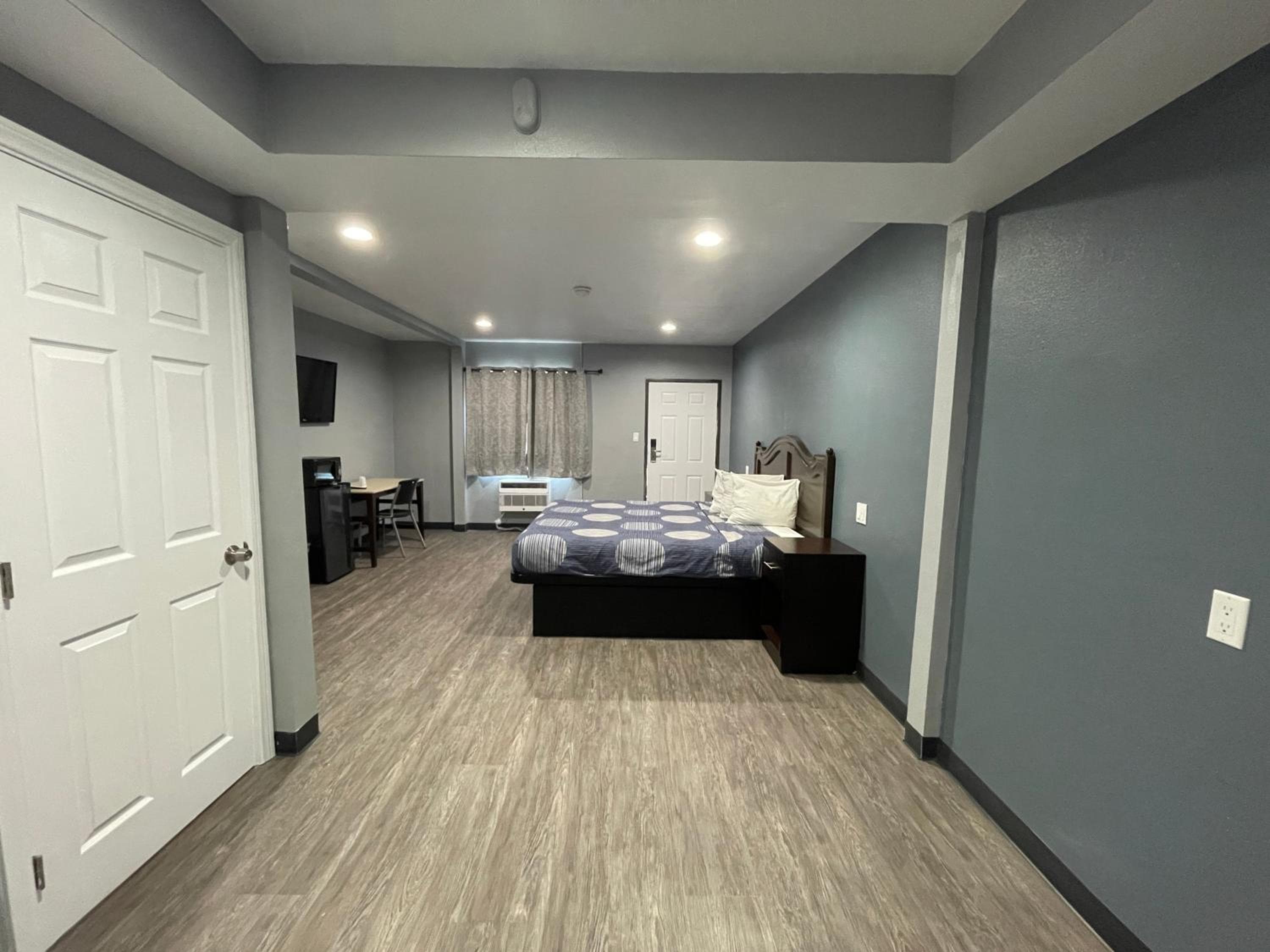 Cornett Motel — 3