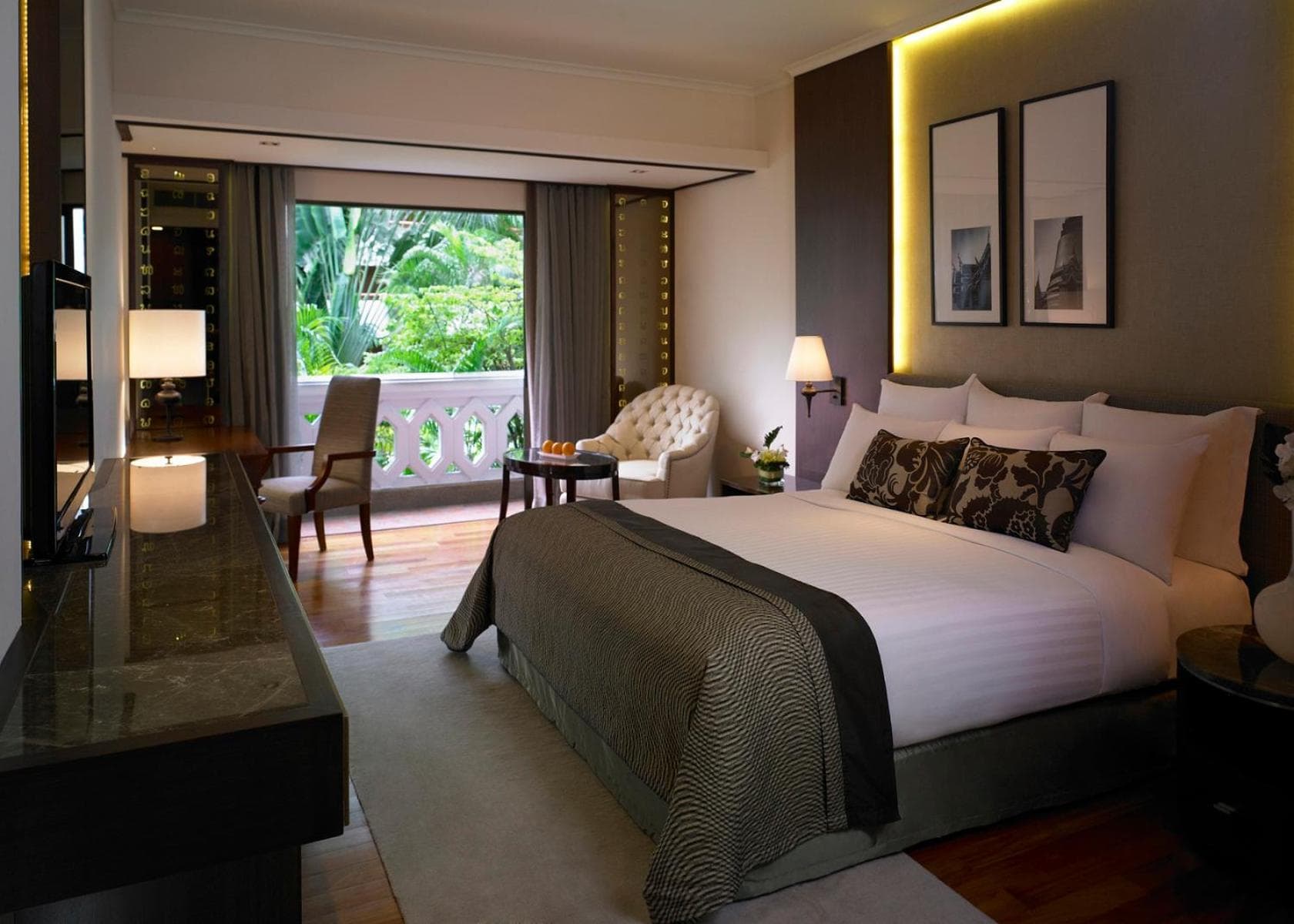 Anantara Riverside Bangkok Resort — 12