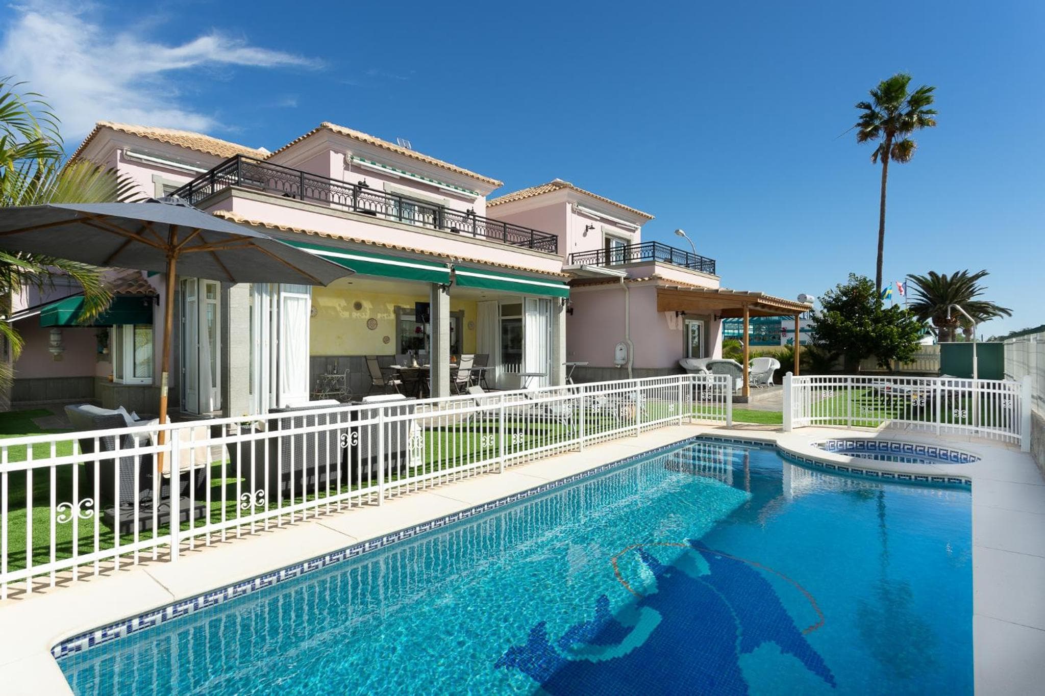 Villa Dalara Maspalomas, Private Pool and Jacuzzi — 1