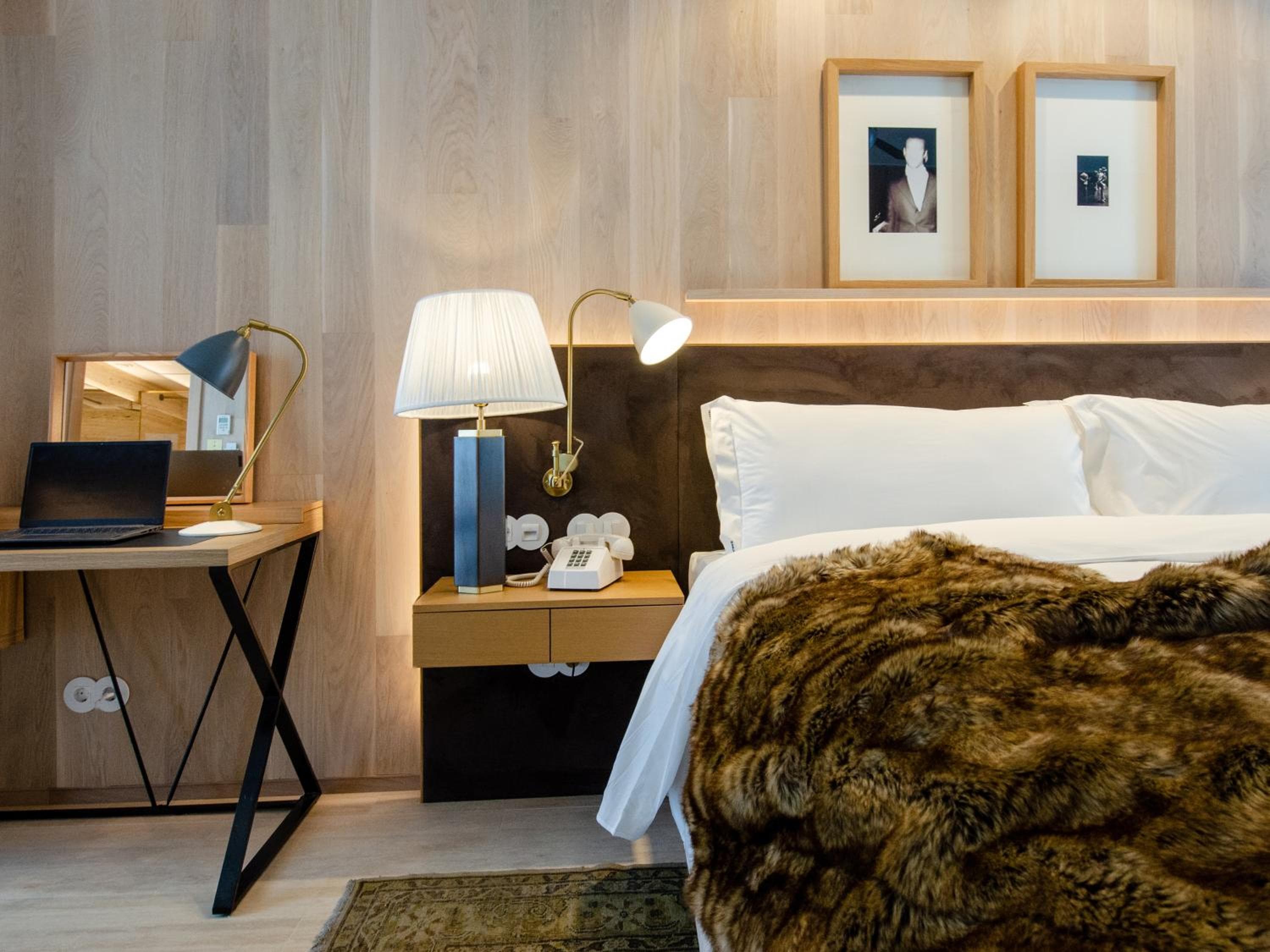 Browns Avenue Hotel — 4