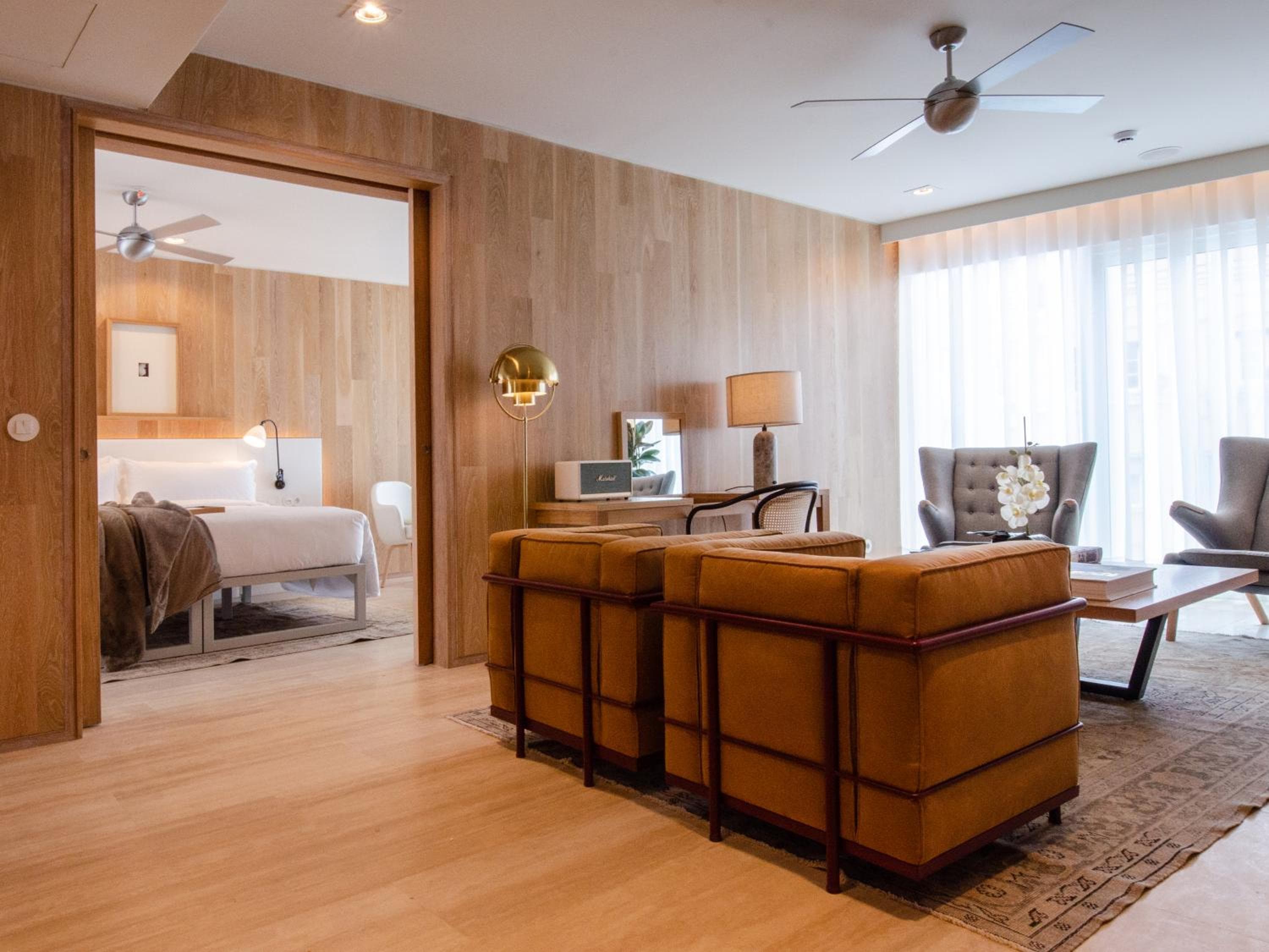 Browns Avenue Hotel — 5