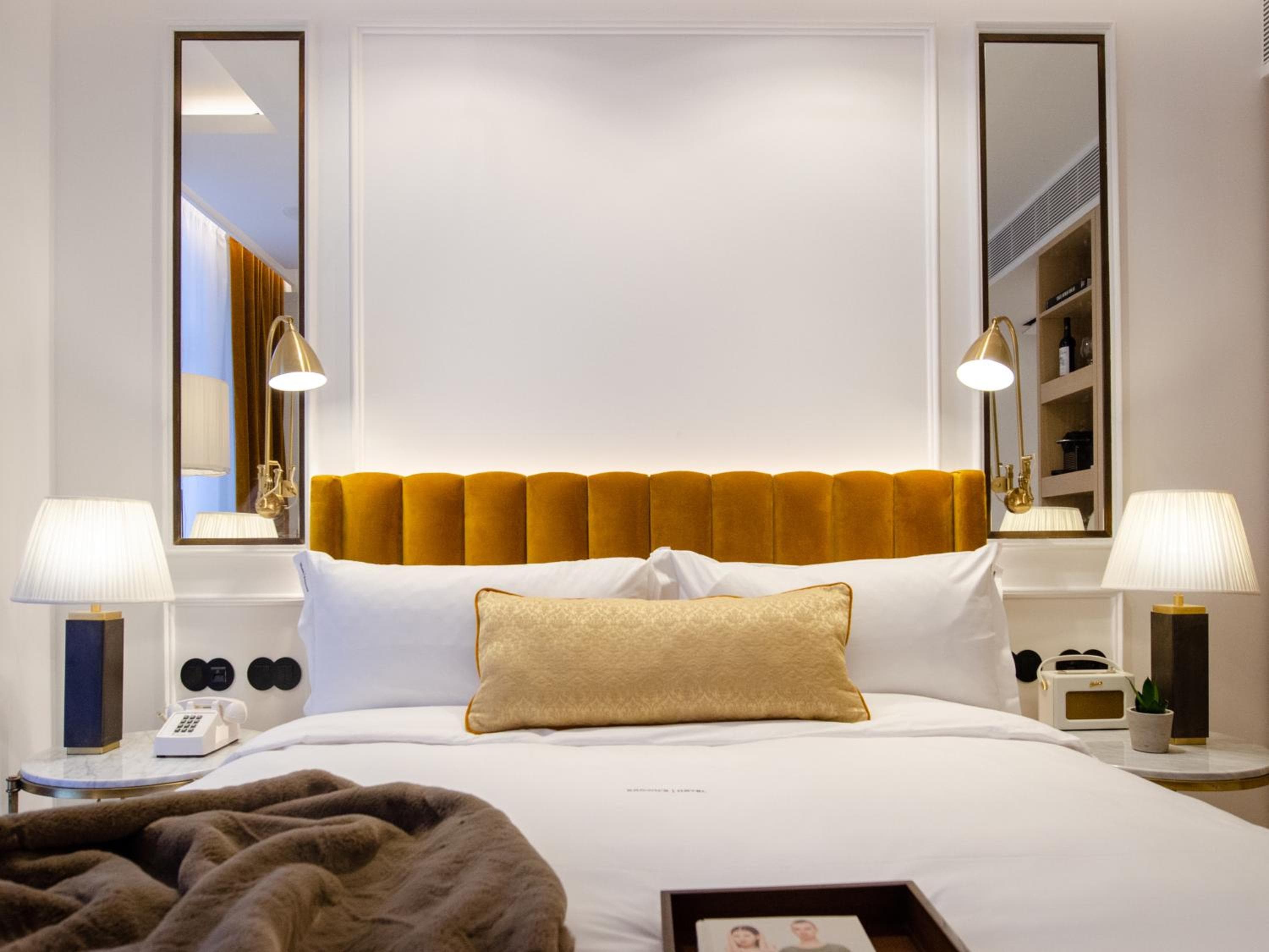 Browns Avenue Hotel — 17