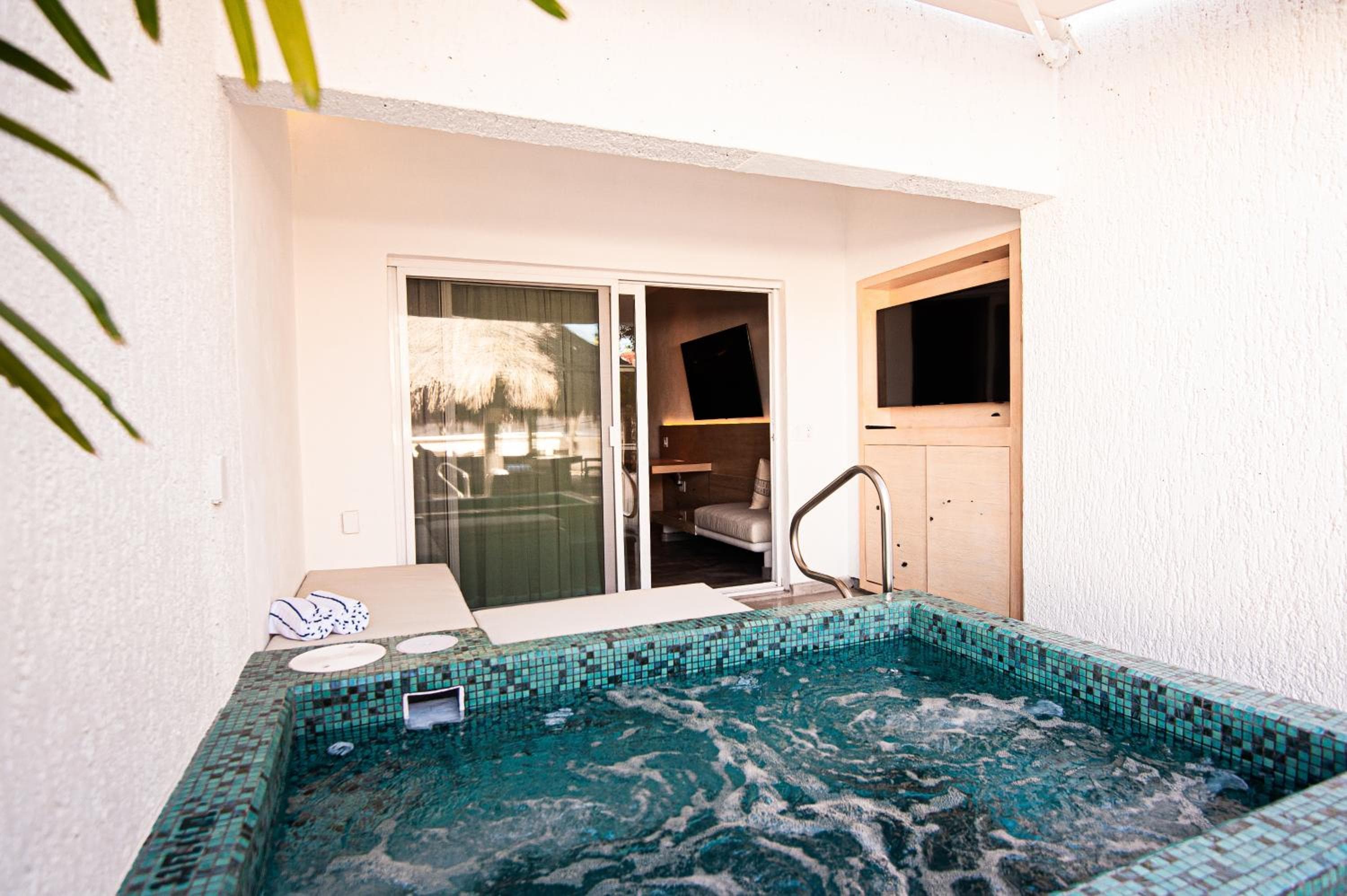 Bahia Hotel & Beach House — 26