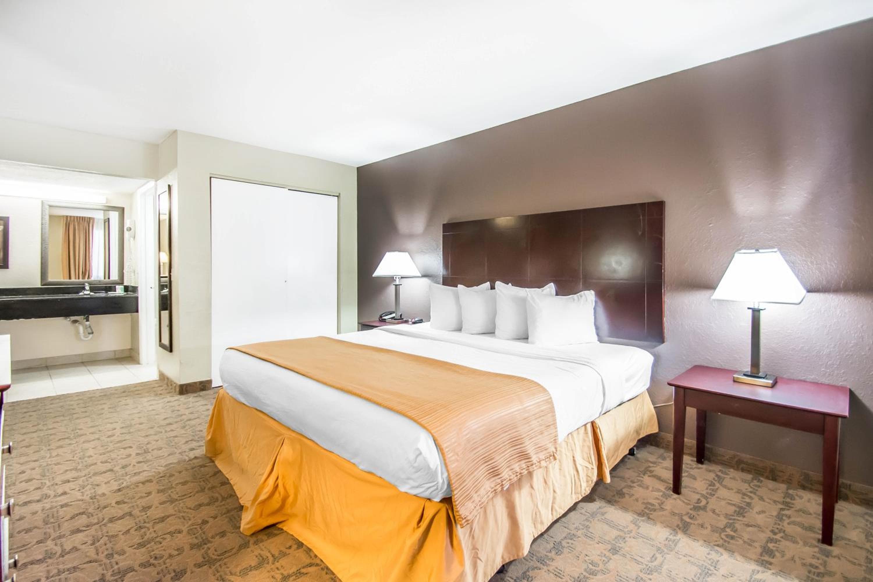 Quality Inn & Suites By the Parks — 28