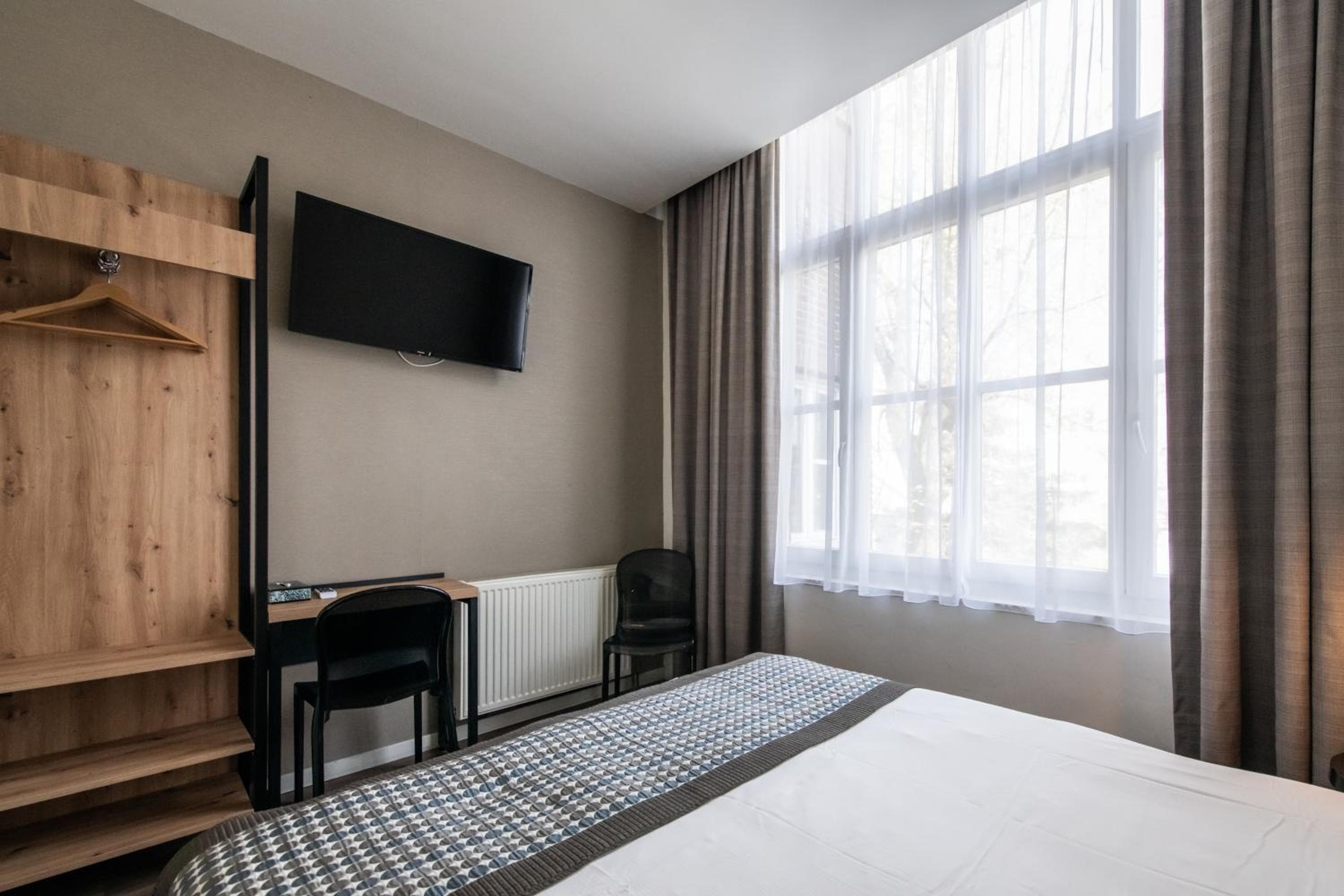 Acostar Hotel — 9