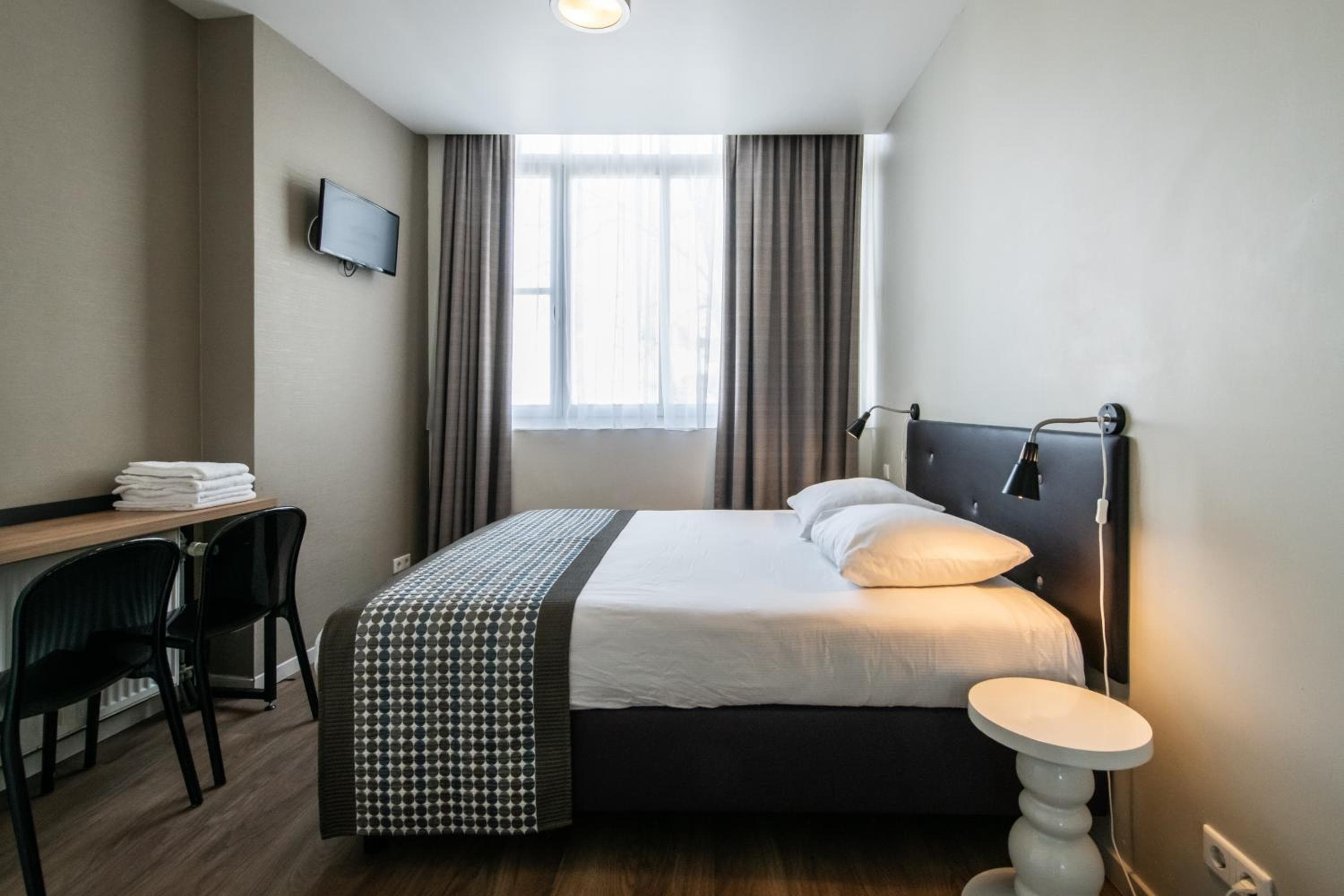 Acostar Hotel — 12