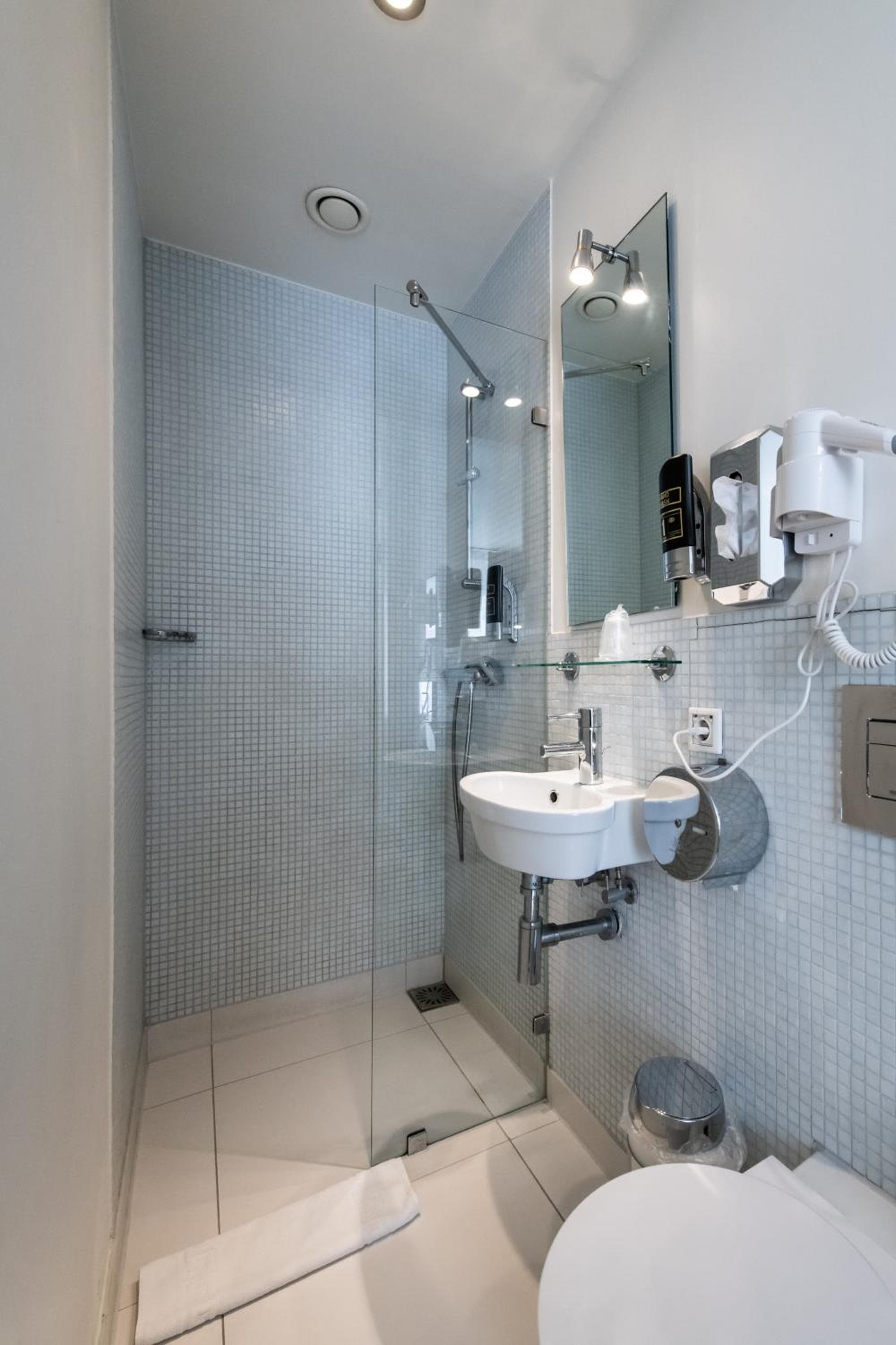 Acostar Hotel — 25