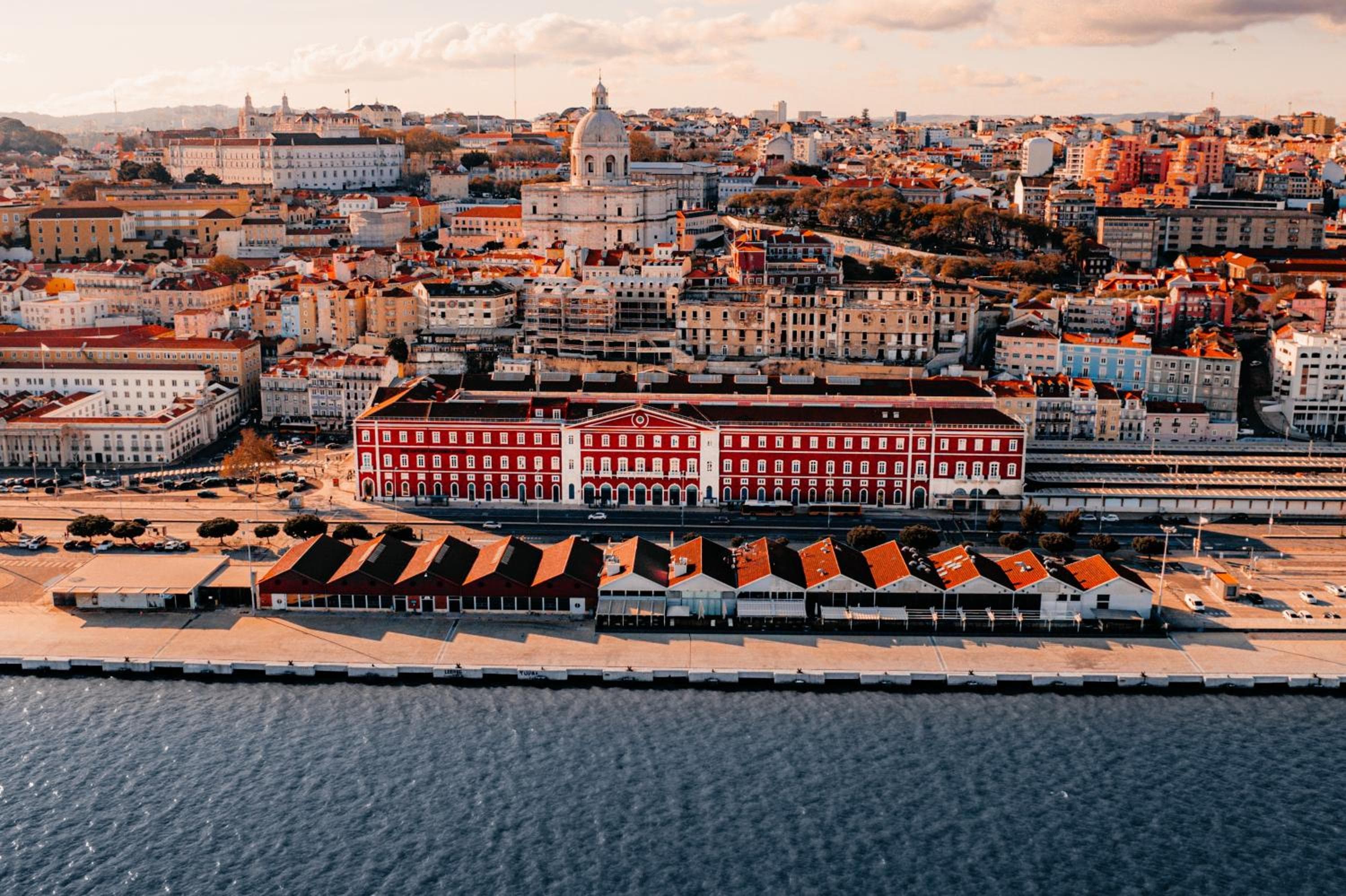 L'Editory Riverside Hotel, un hotel storico — 1