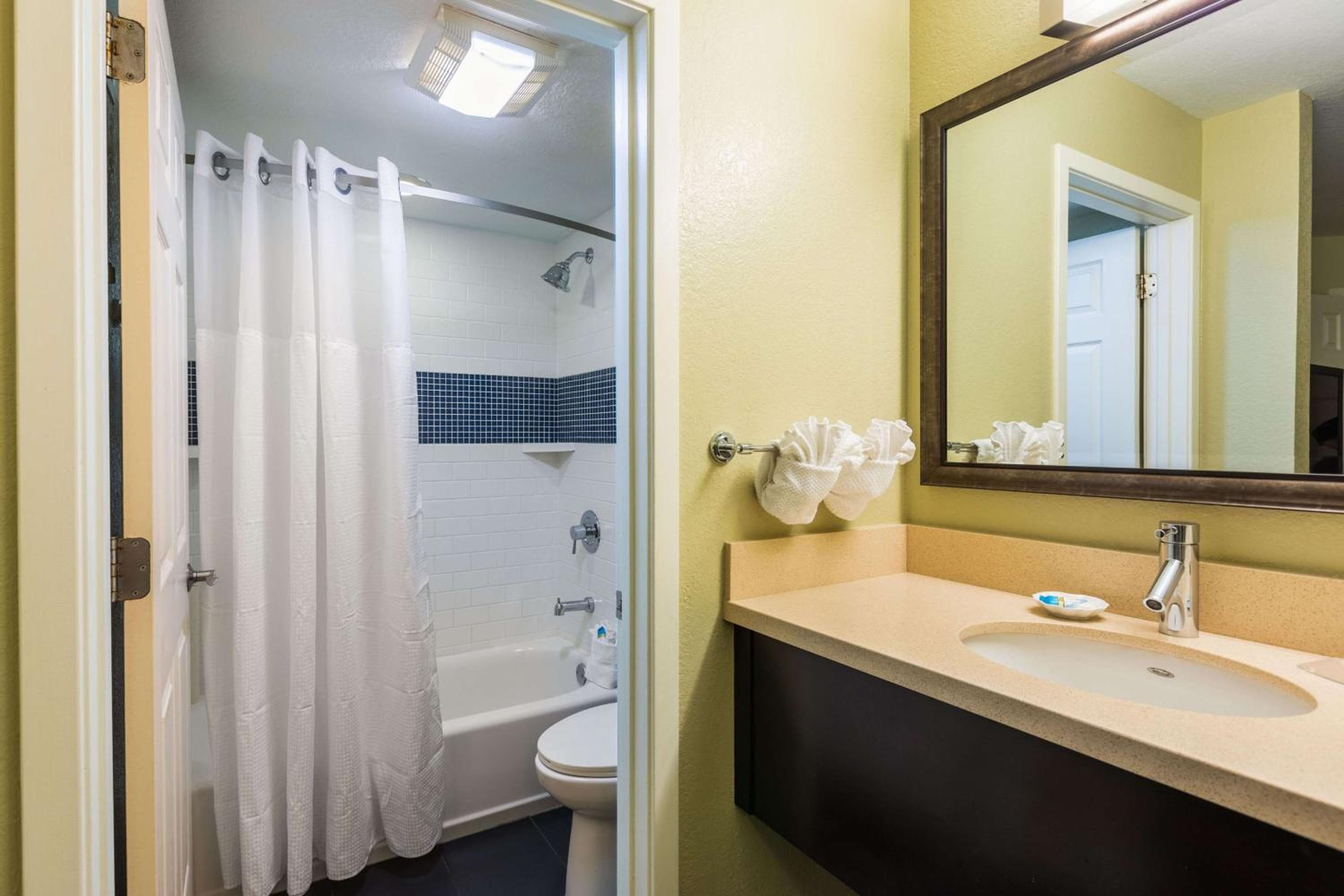 Sonesta ES Suites Orlando - Lake Buena Vista — 18