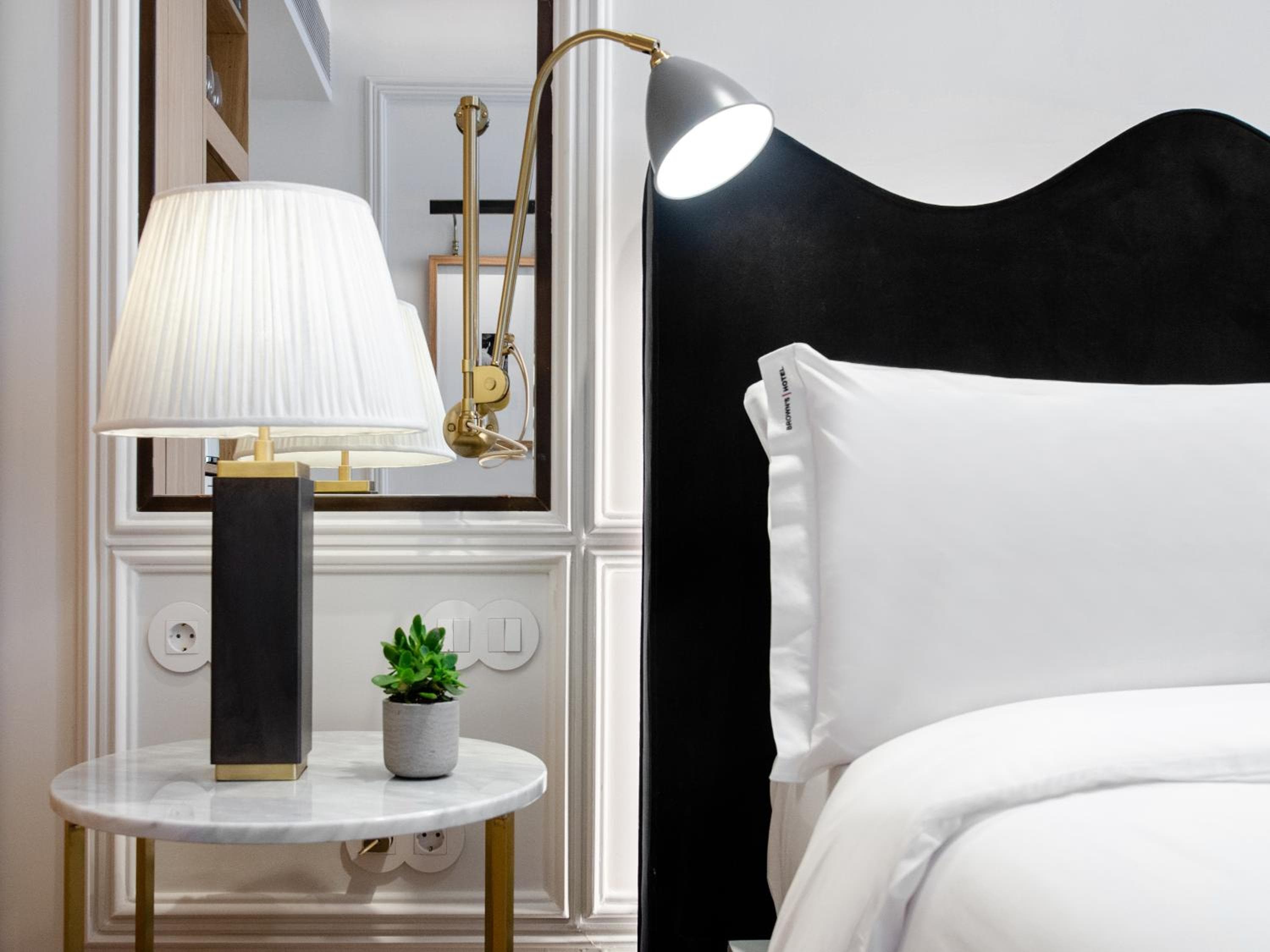 Browns Avenue Hotel — 28
