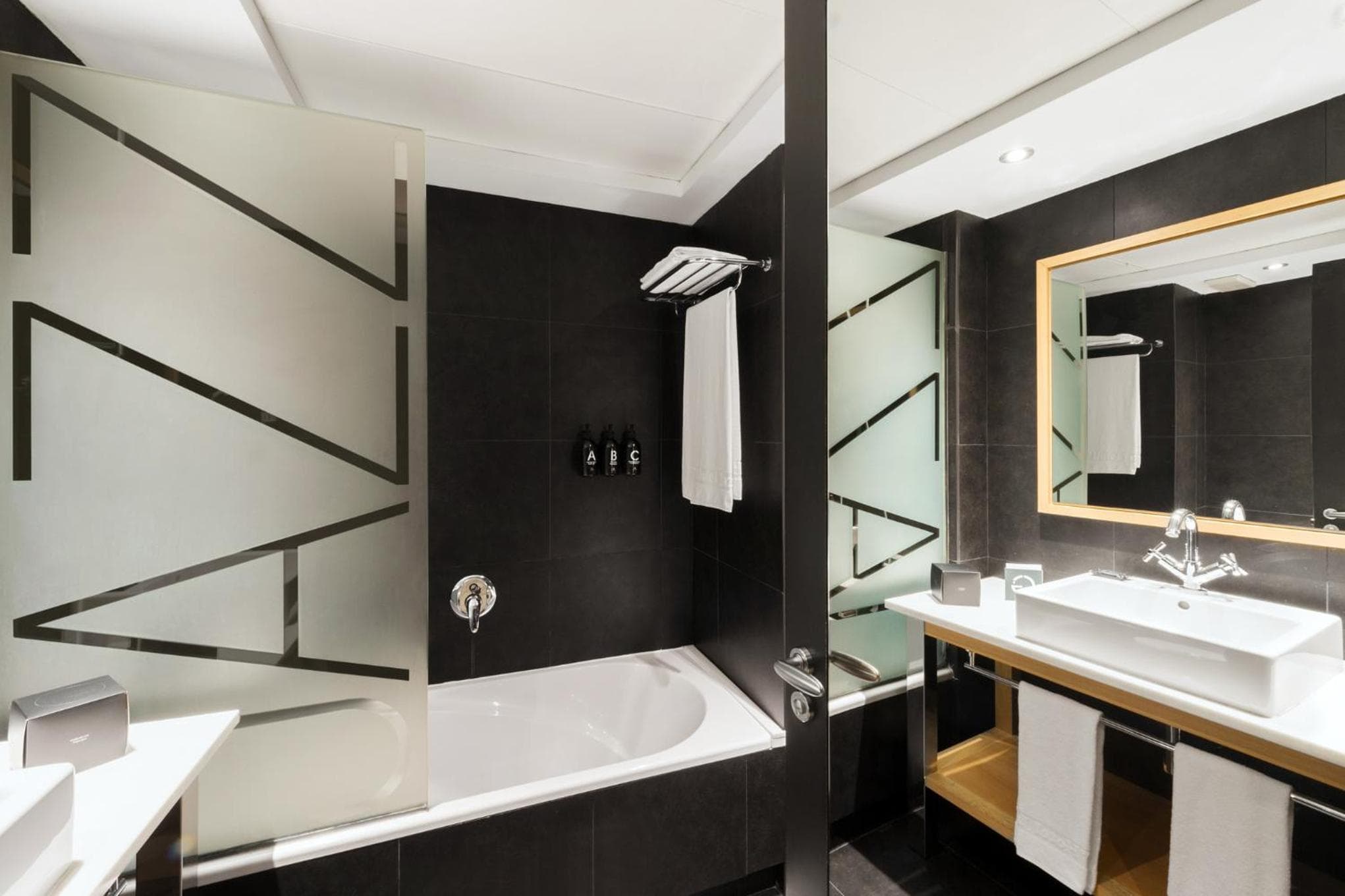 Hotel Jazz — 3