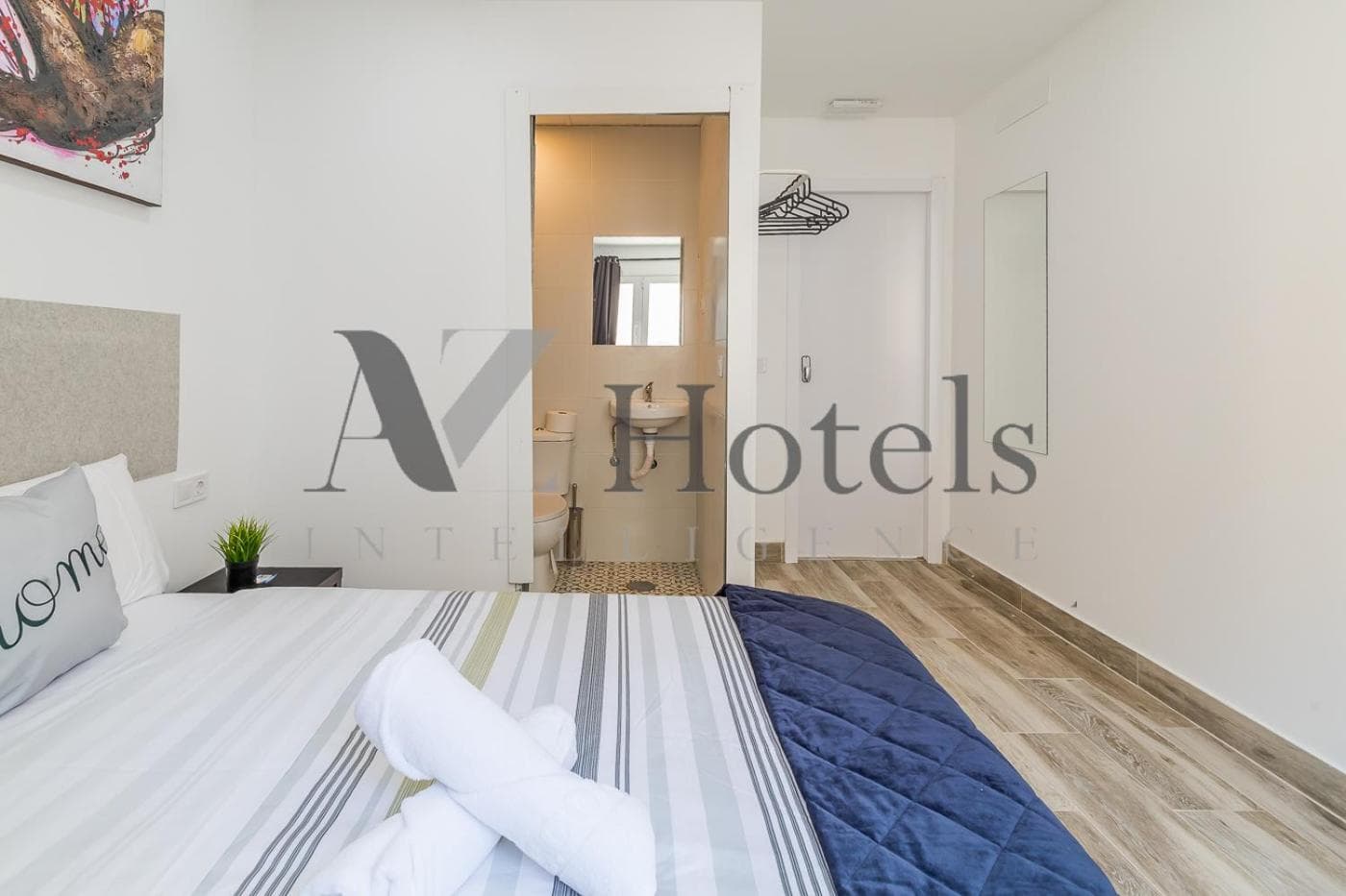 AYZ Silvela - Auto check-in property — 5