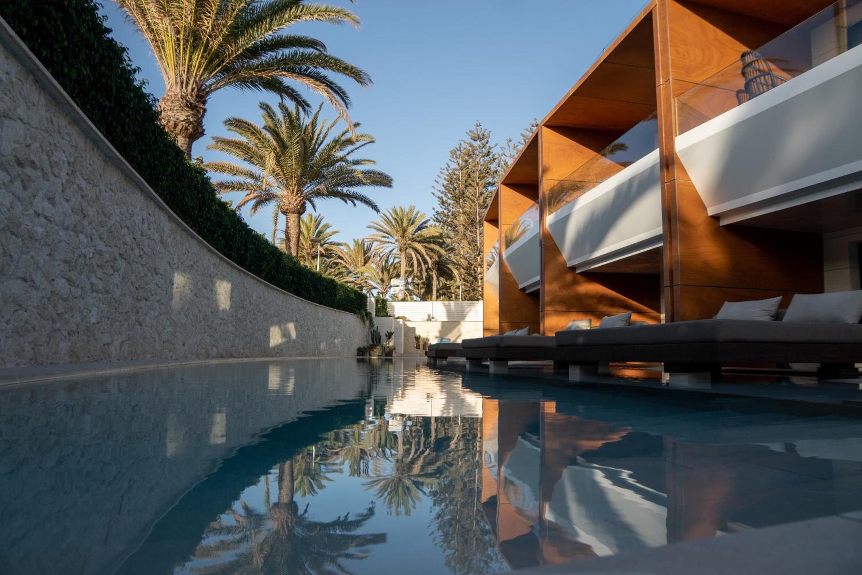 TenSuites - Adults Only — 2