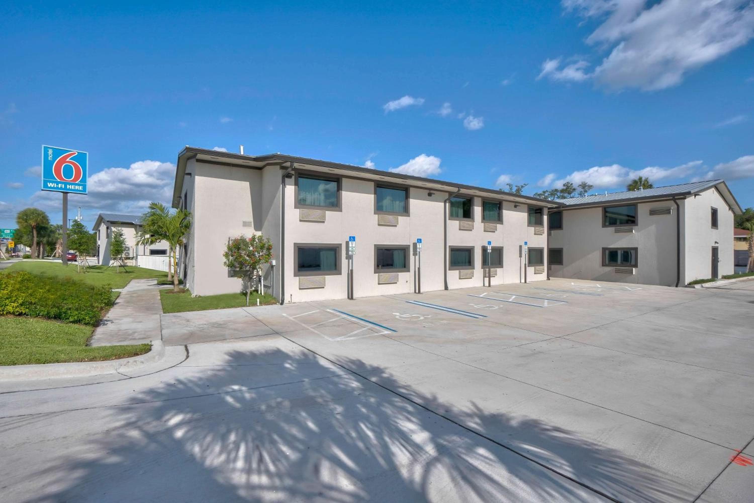 Motel 6-Fort Lauderdale, FL — 3