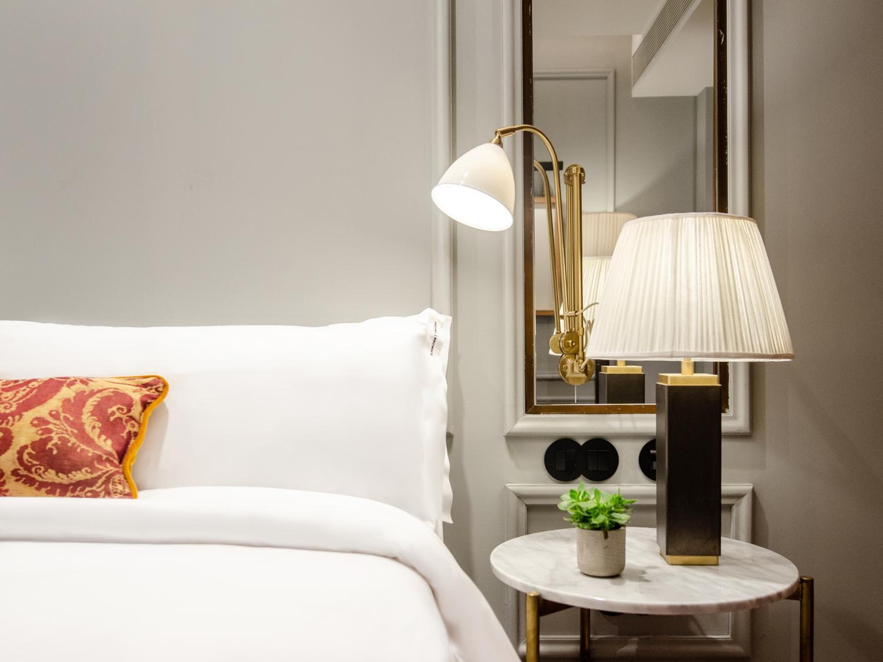 Browns Avenue Hotel — 11