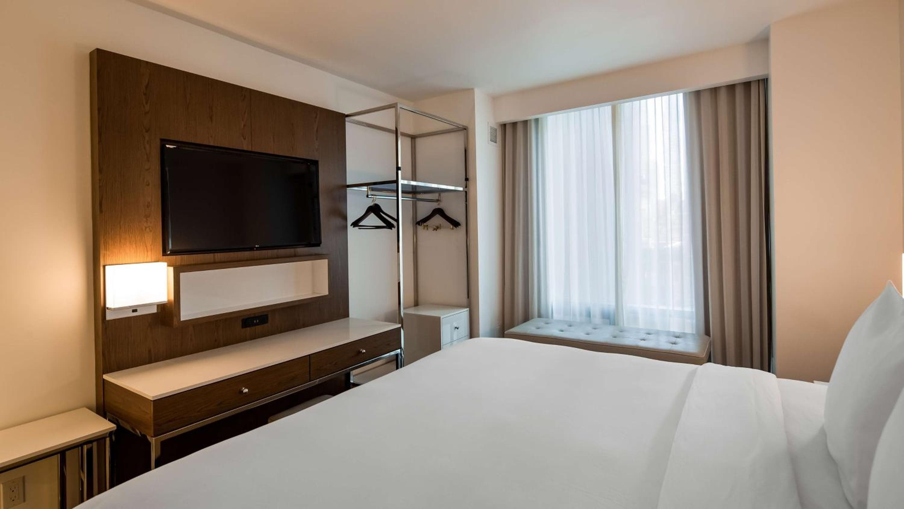Best Western Premier Empire State Hotel — 9