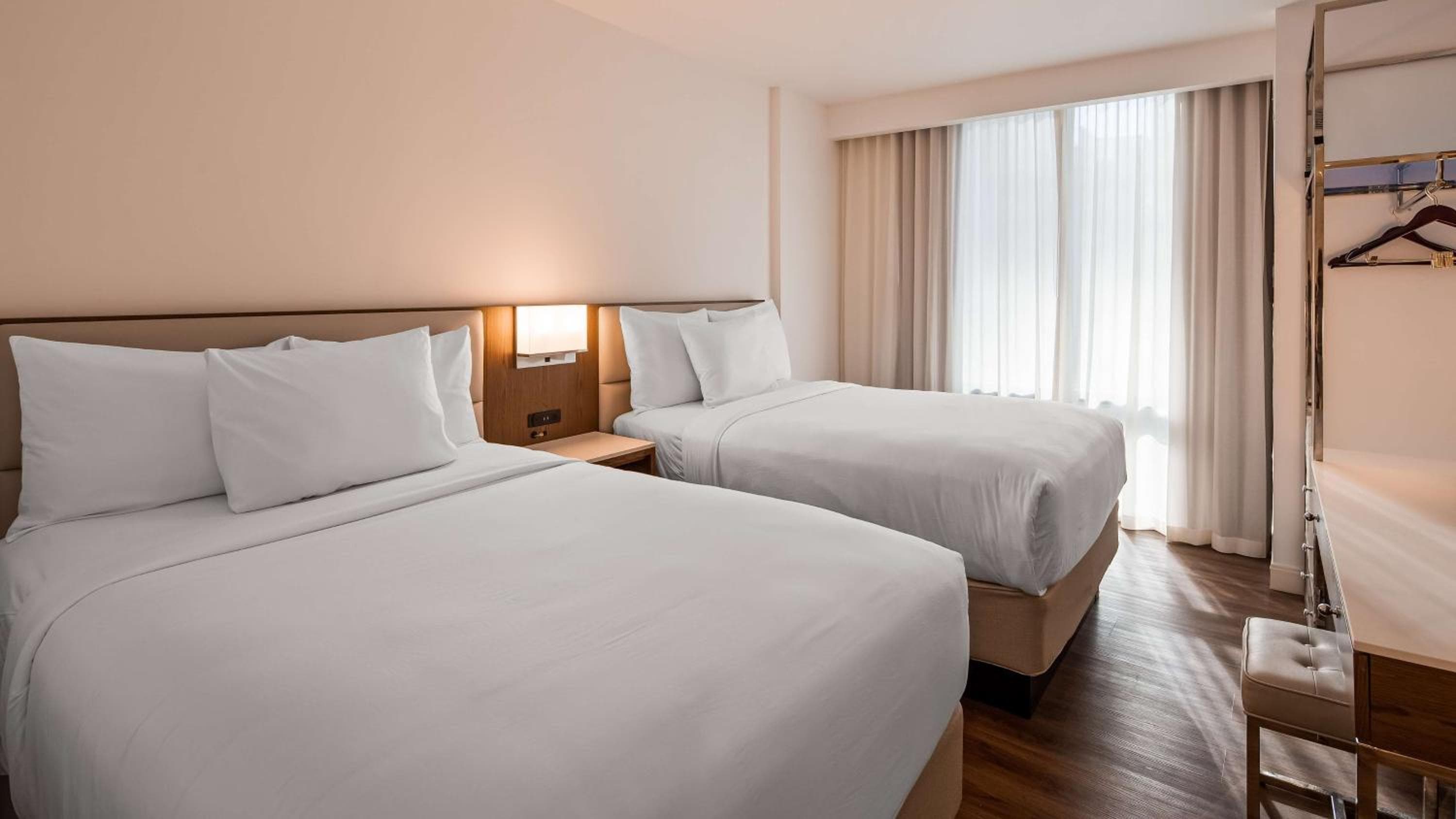 Best Western Premier Empire State Hotel — 14