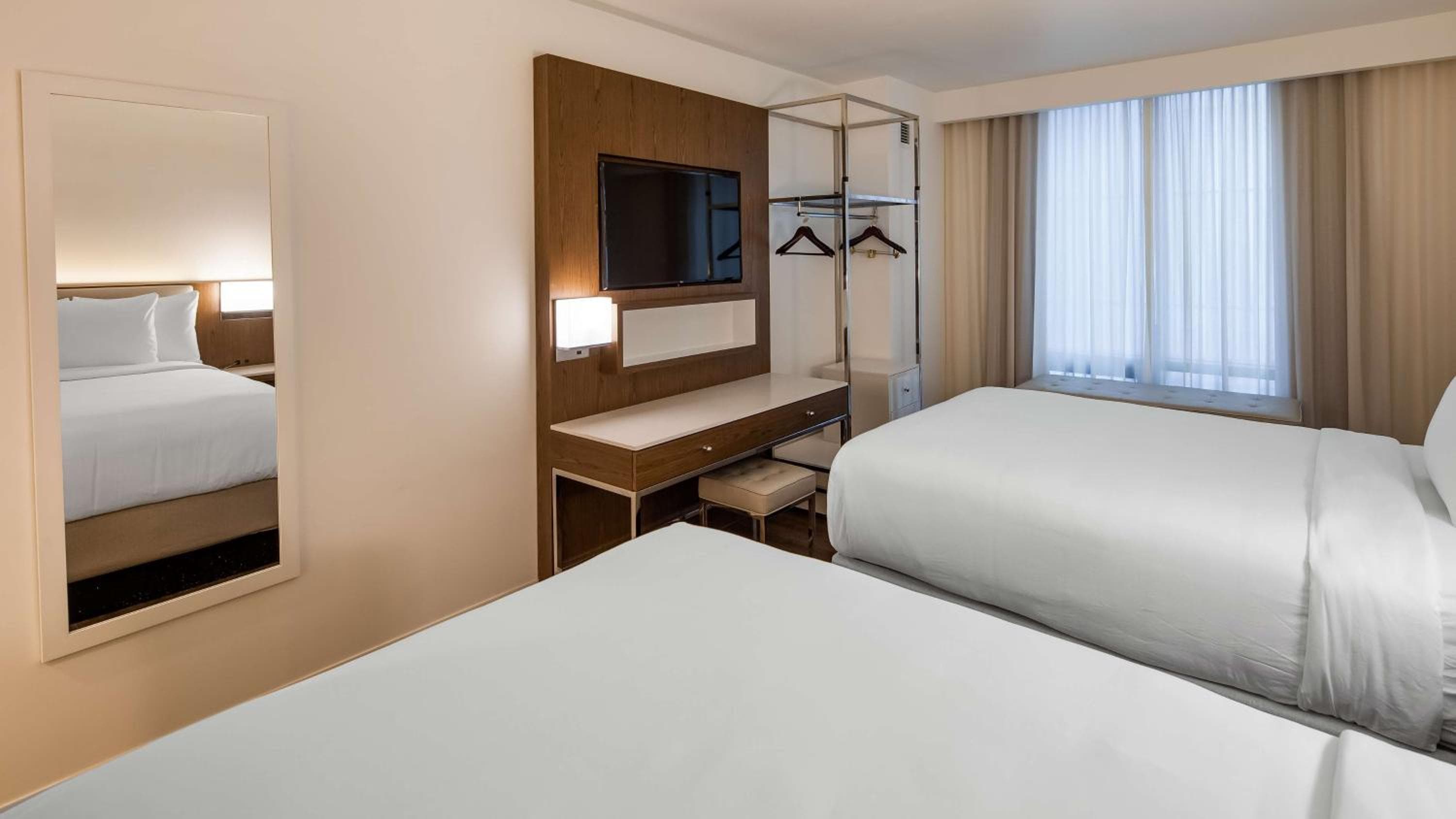 Best Western Premier Empire State Hotel — 15