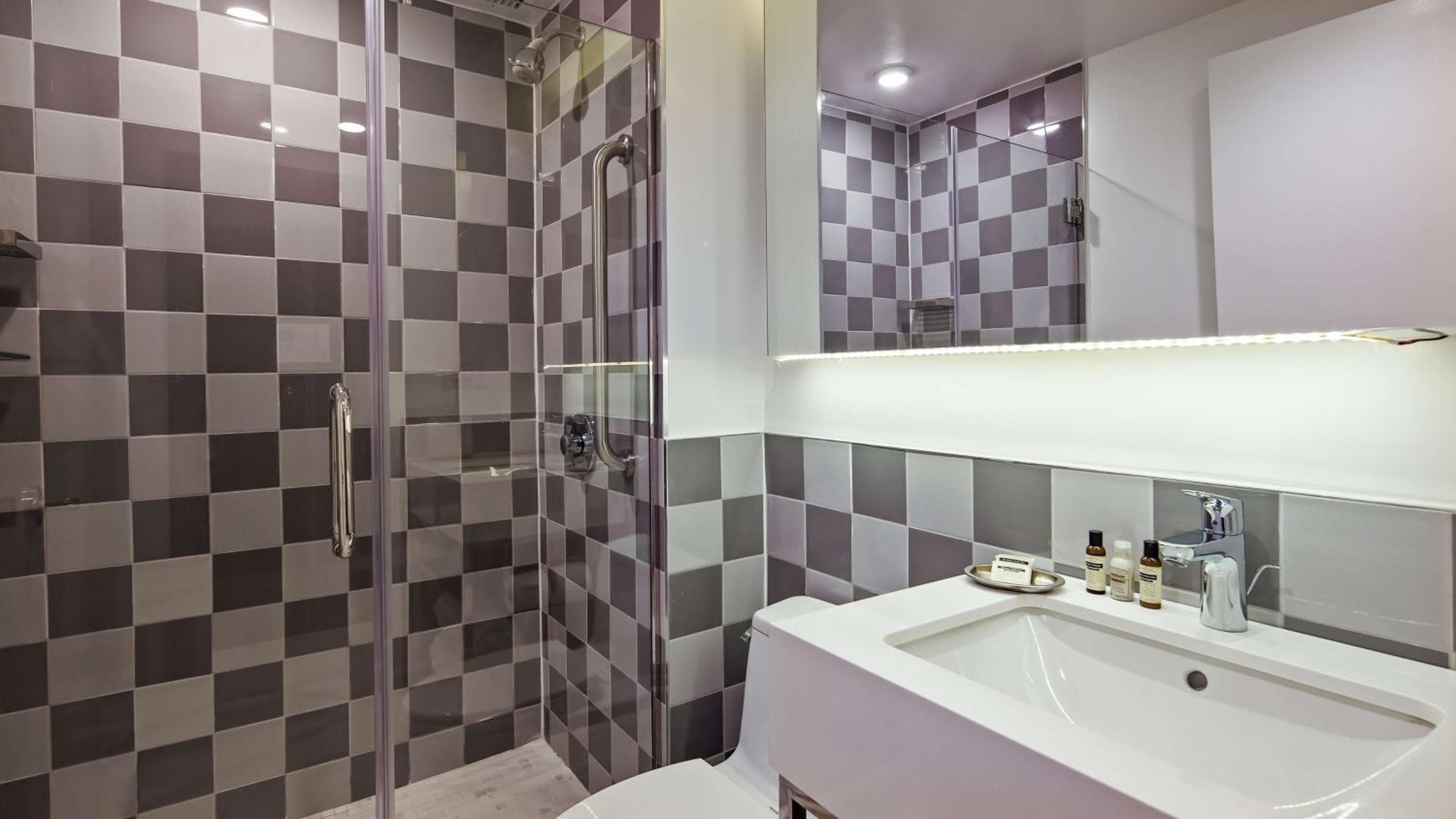 Best Western Premier Empire State Hotel — 19