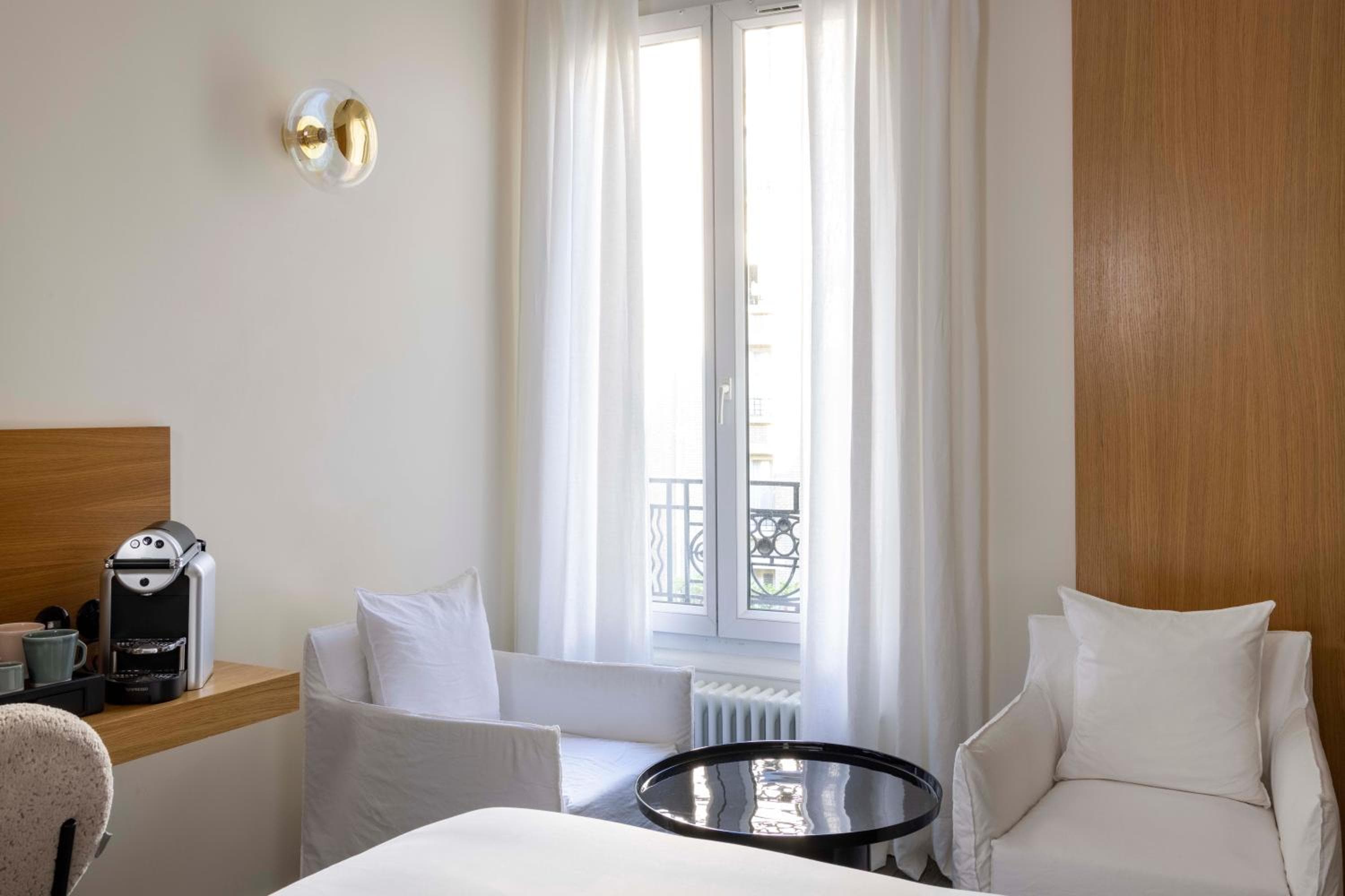 Hôtel de Banville — 17