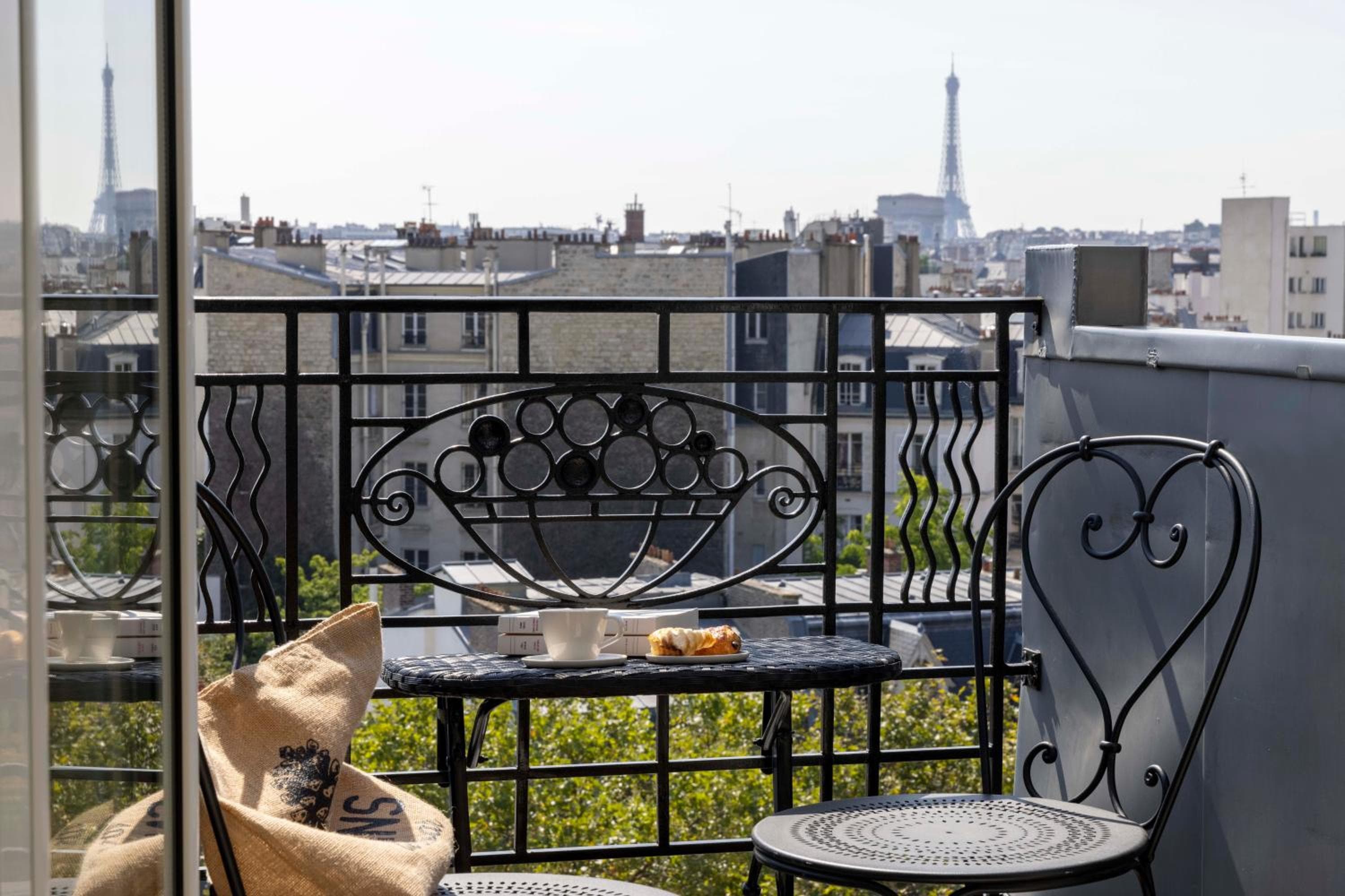 Hotel Banville — 11