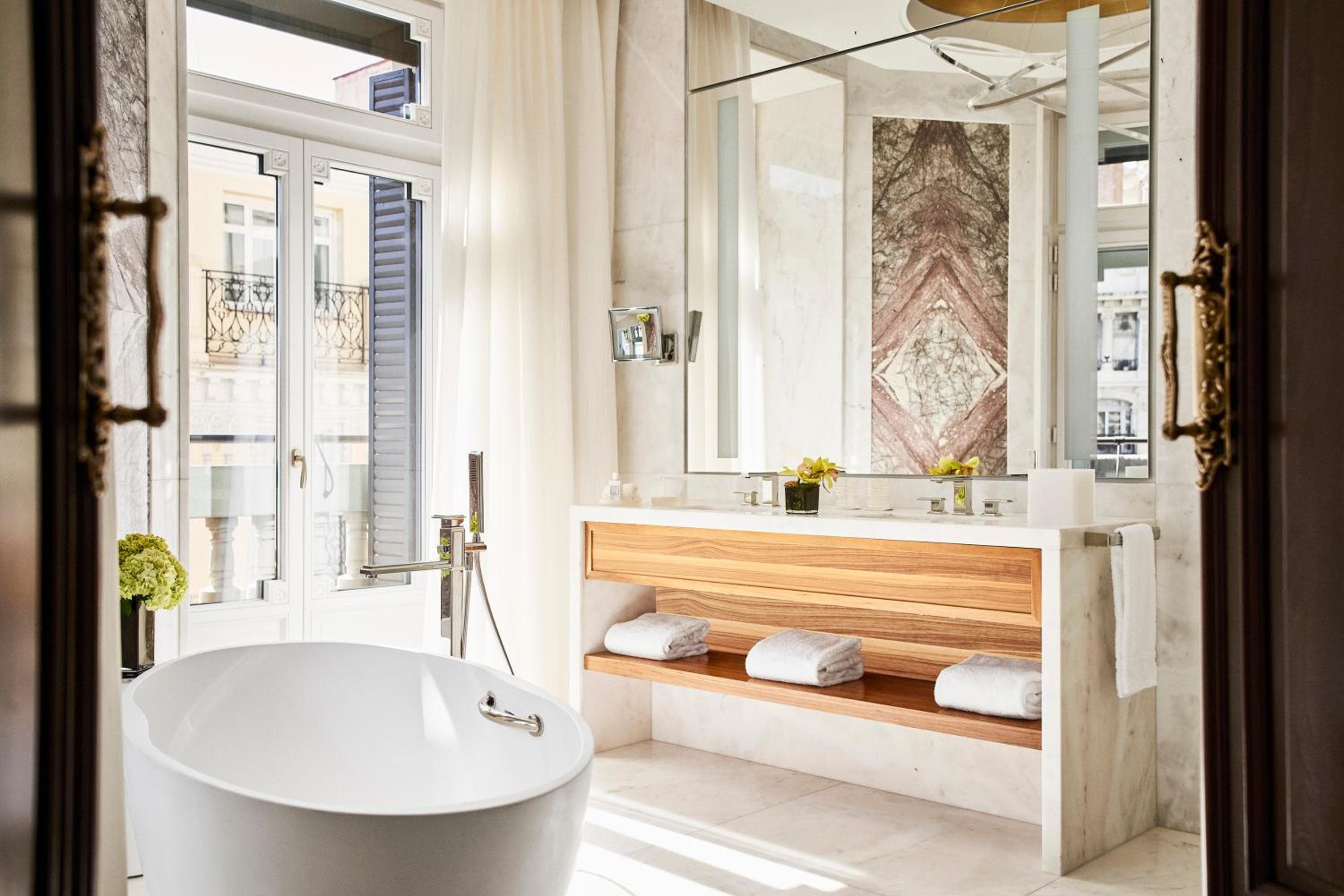 Four Seasons Hotel Madrid — 12