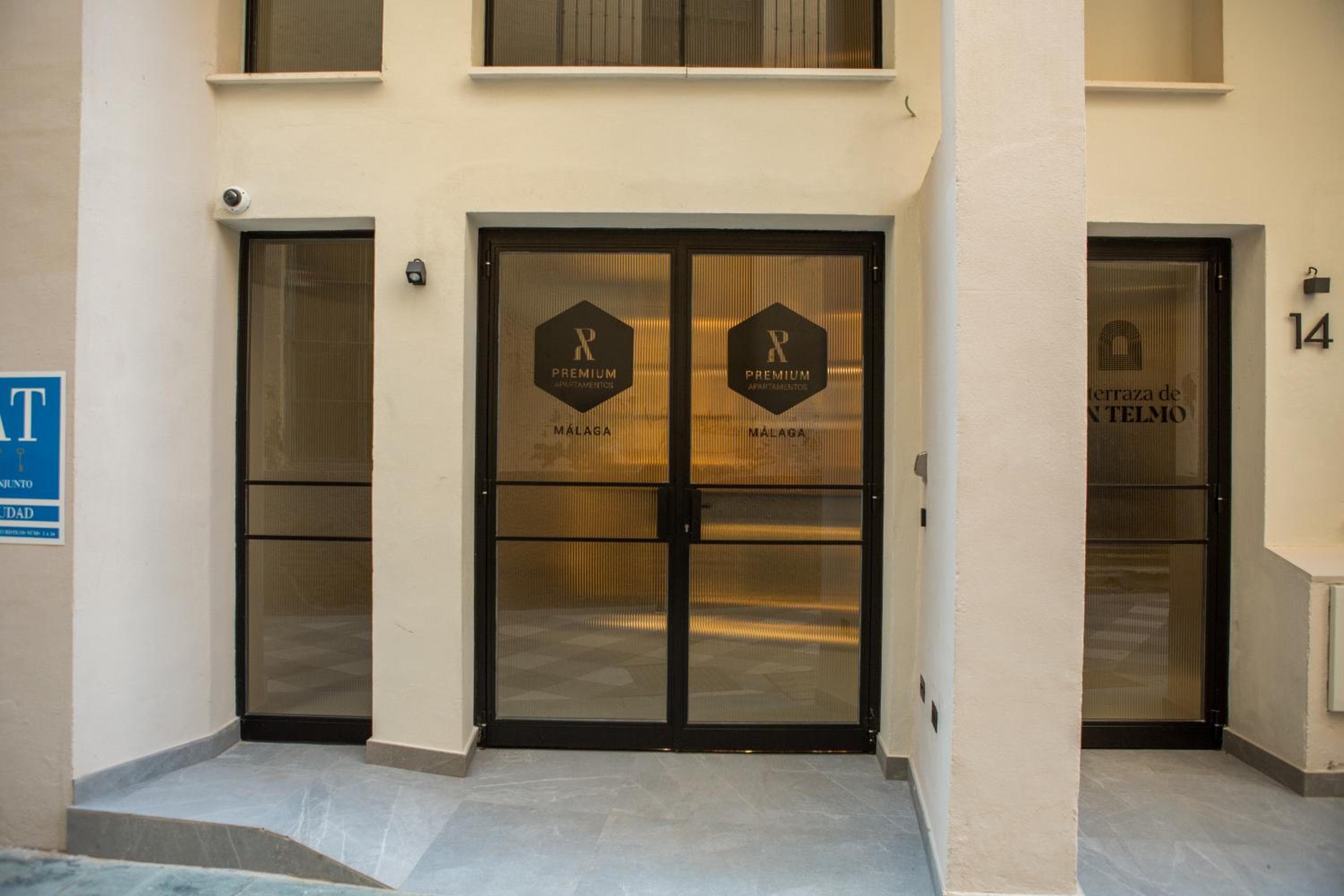 Apartments Málaga Premium - Calle San Telmo — 4