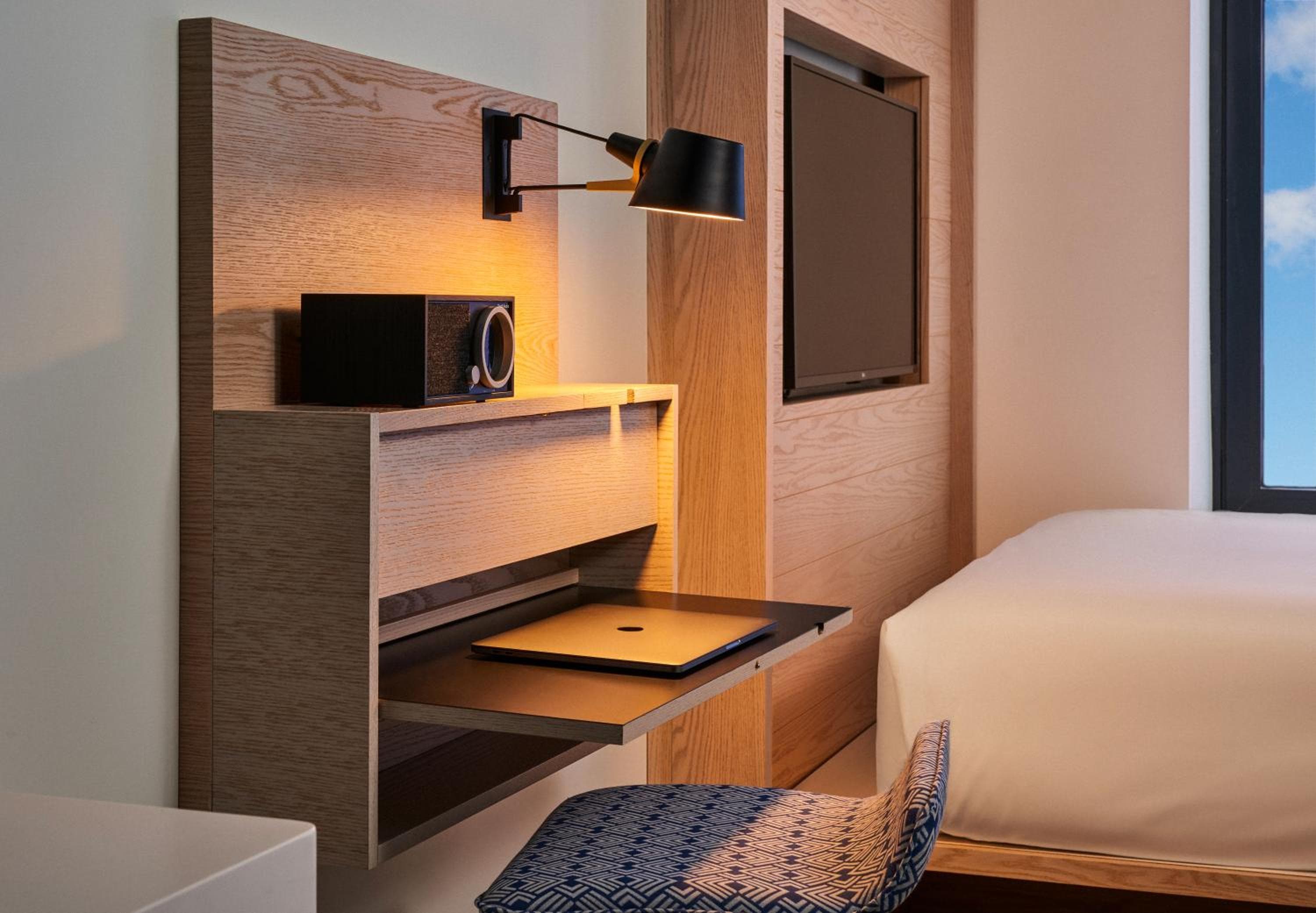 Radio Albergo — 18