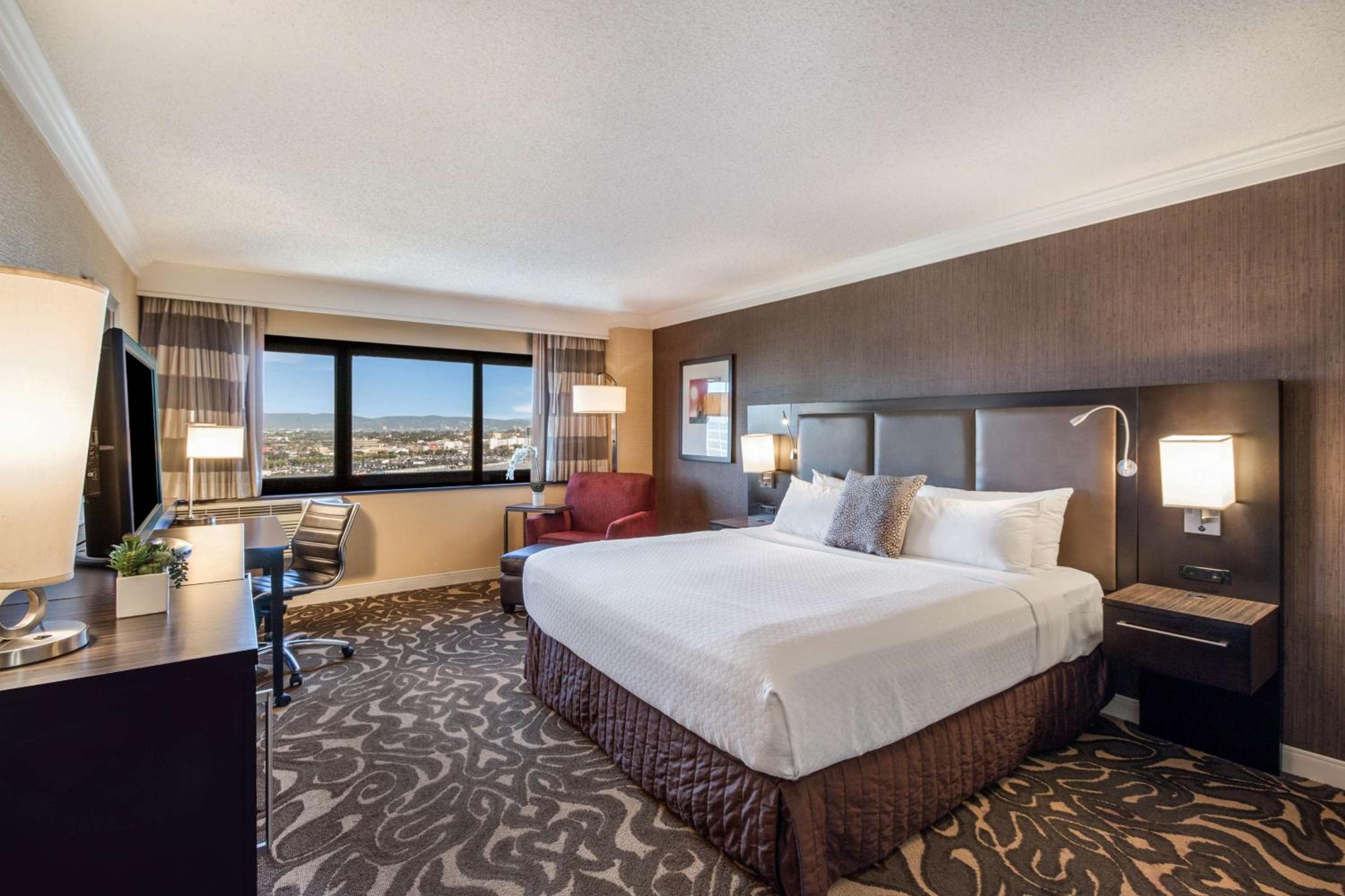 Sonesta Los Angeles Airport LAX — 27