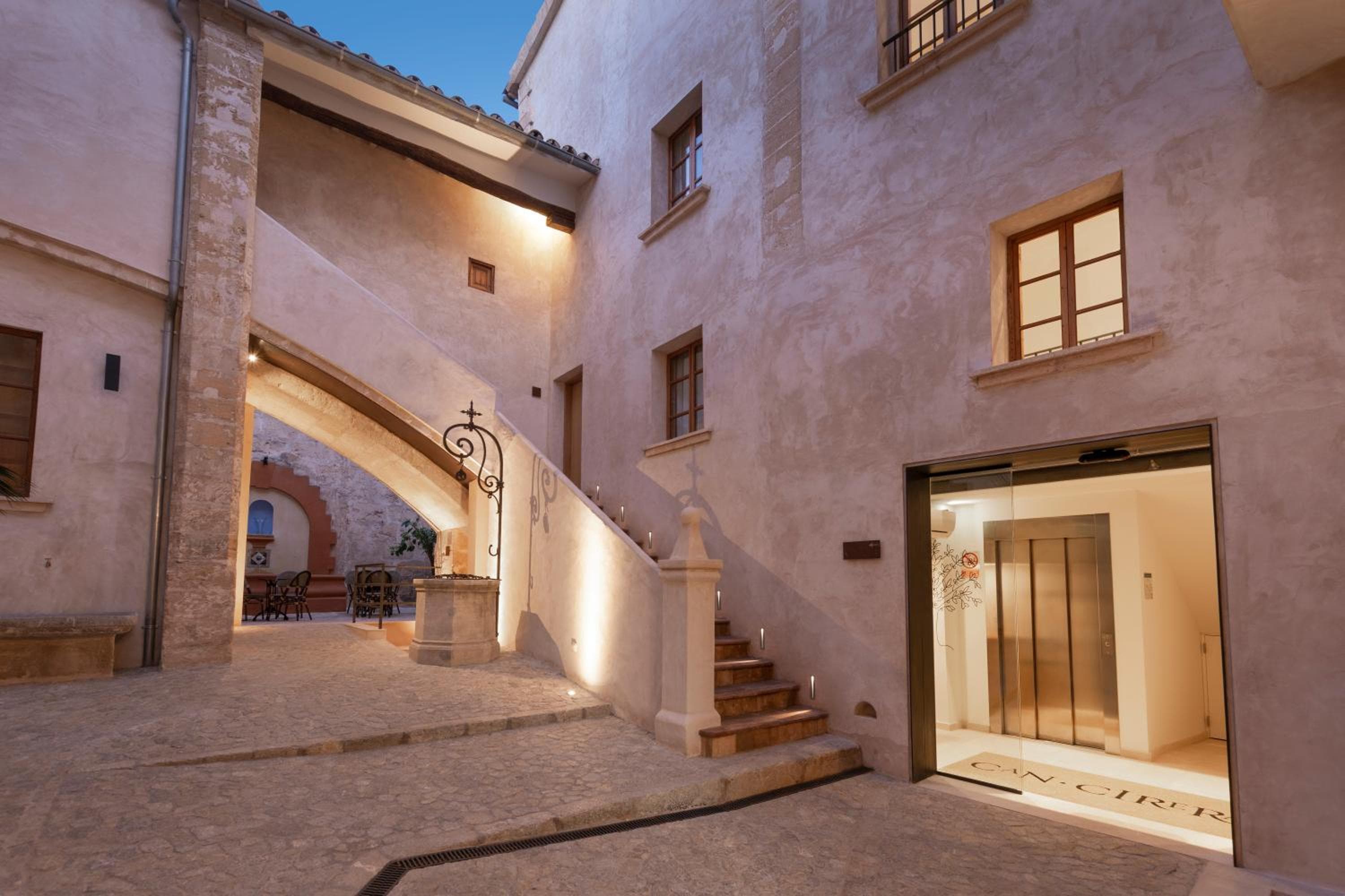 Hotel Can Cirera — 6