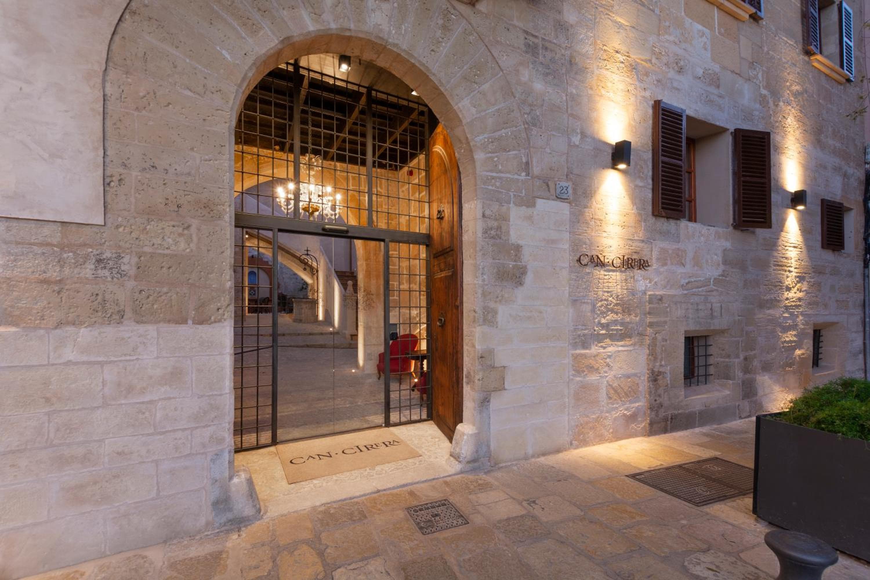 Hotel Can Cirera — 13