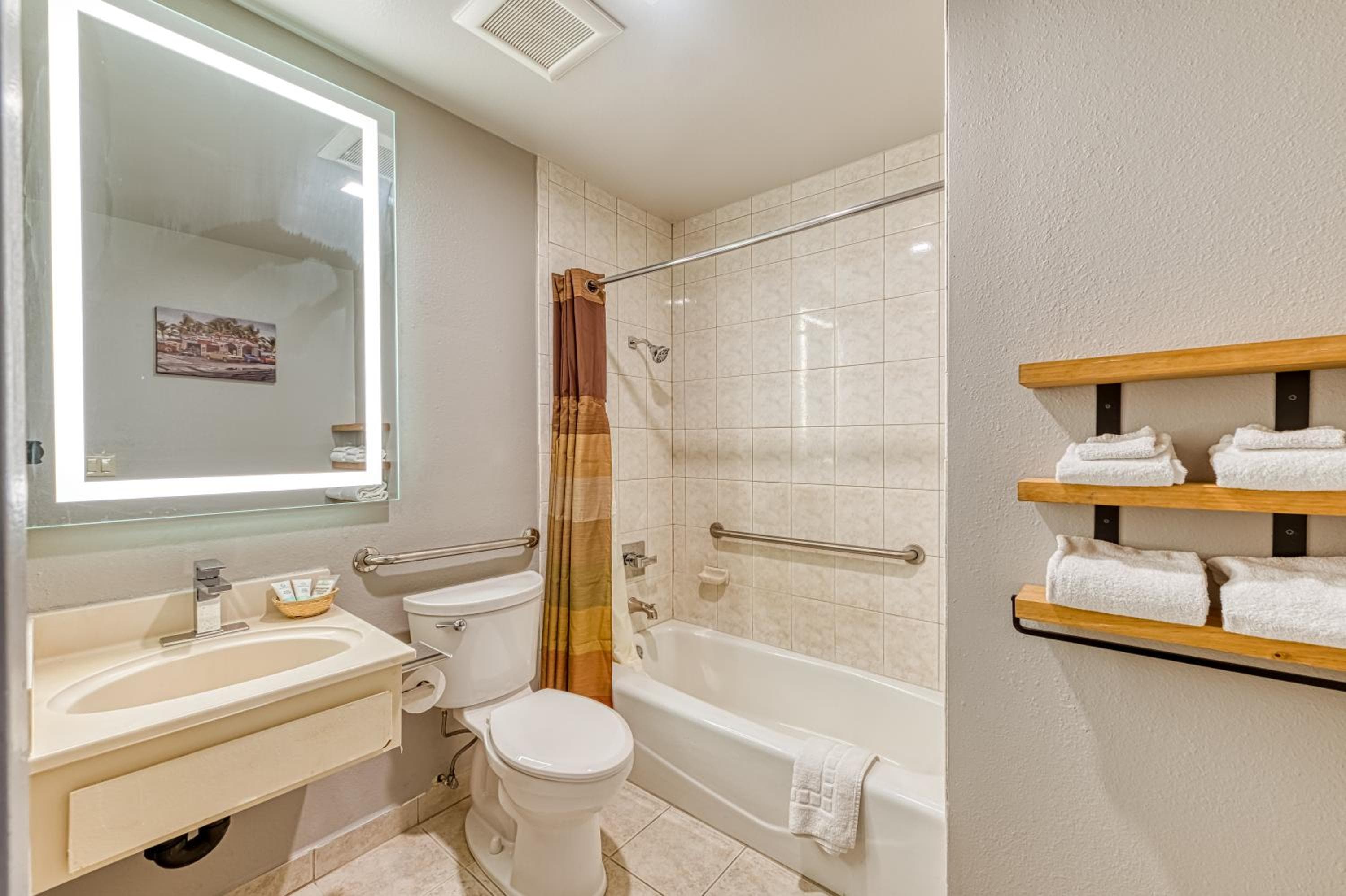 La Mirage Inn - Hollywood — 15