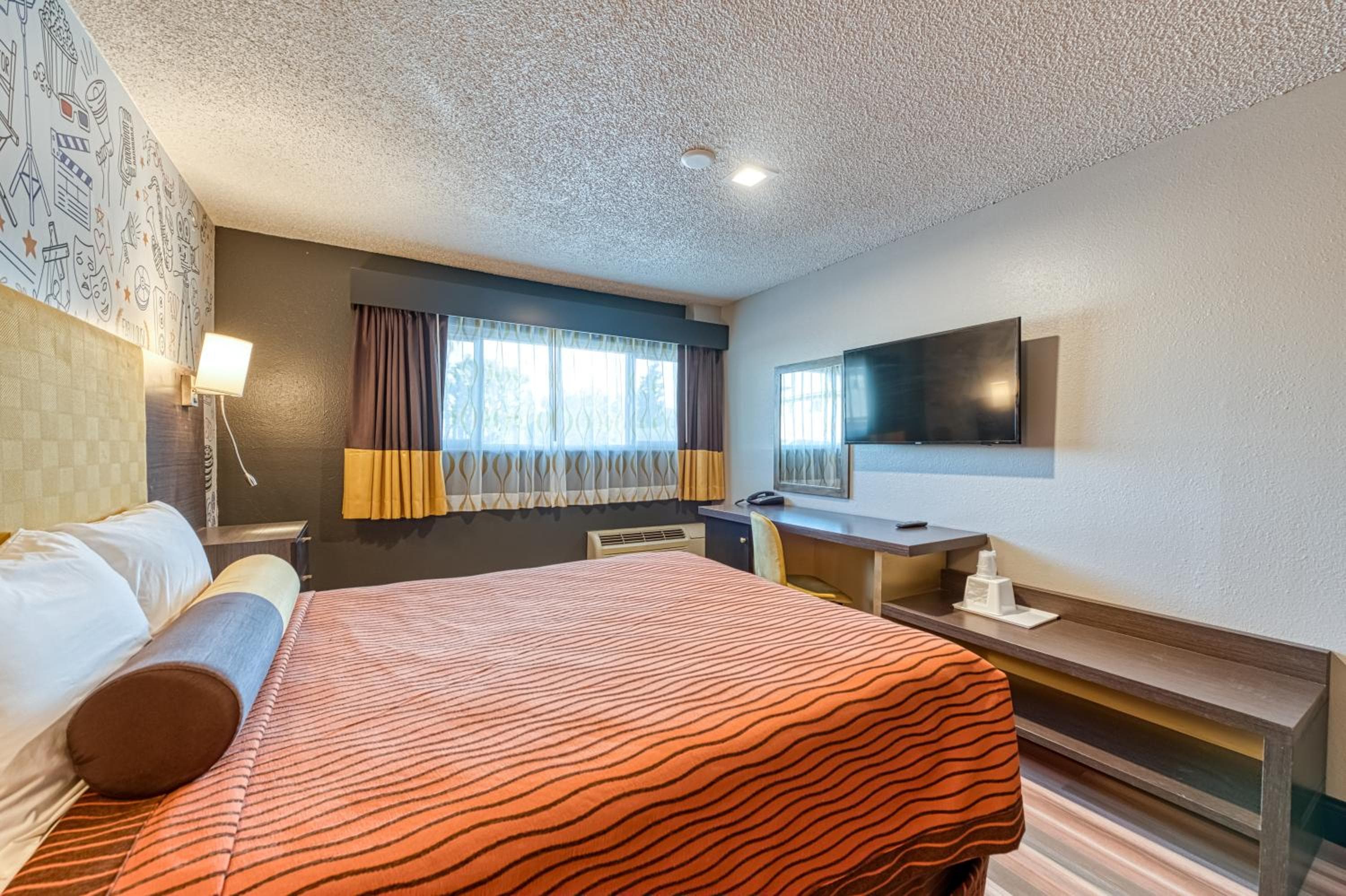 La Mirage Inn - Hollywood — 21