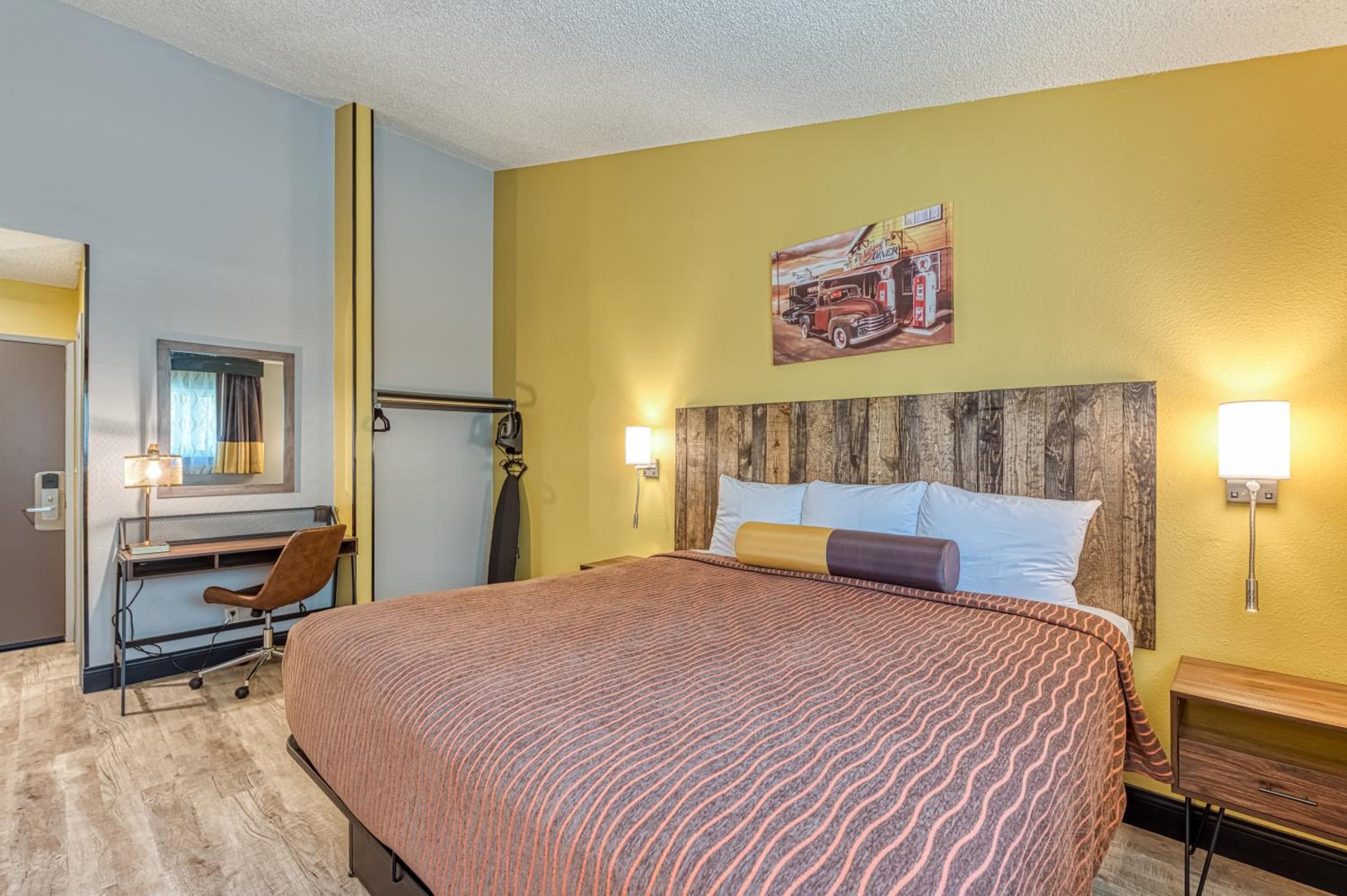 La Mirage Inn - Hollywood — 25