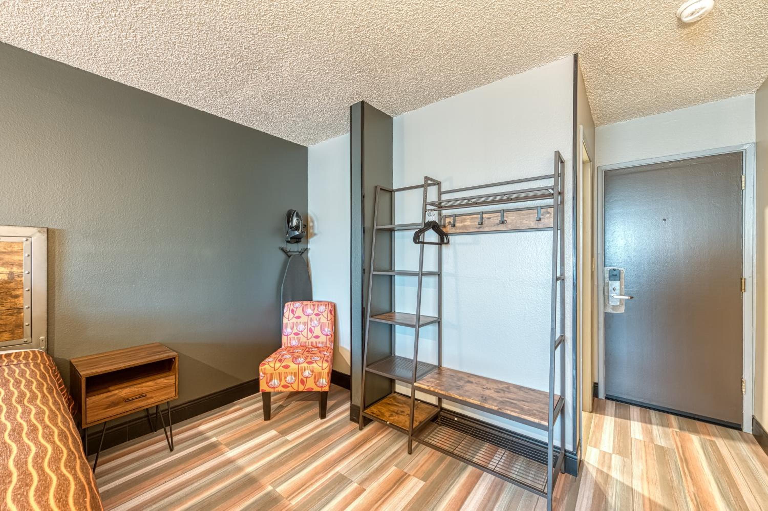 La Mirage Inn - Hollywood — 26
