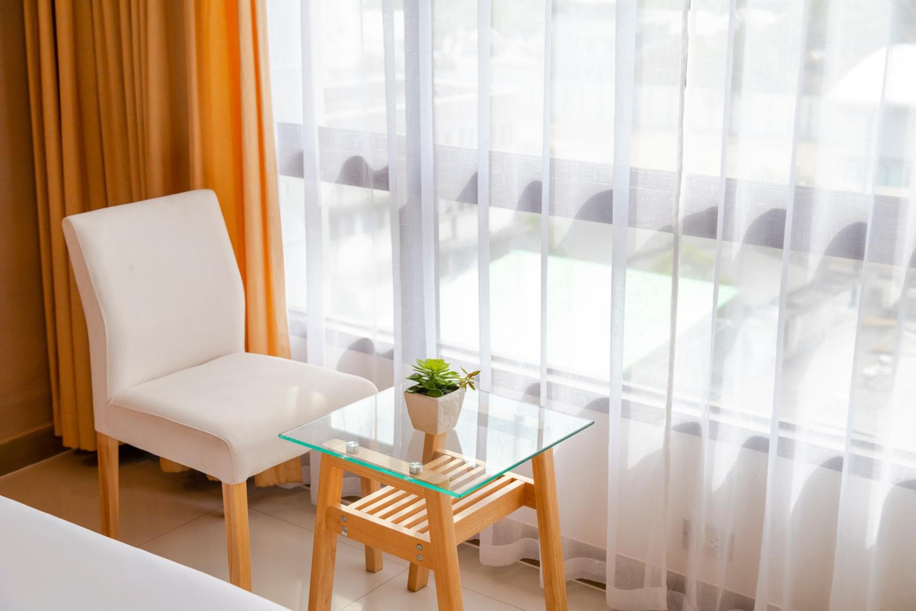 Pinnacle Lumpinee Park Hotel — 14