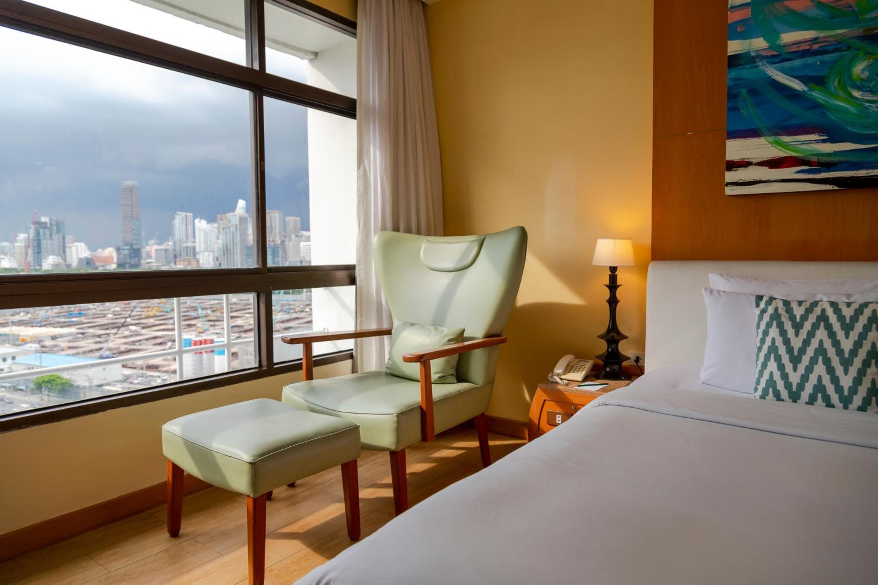 Pinnacle Lumpinee Park Hotel — 19