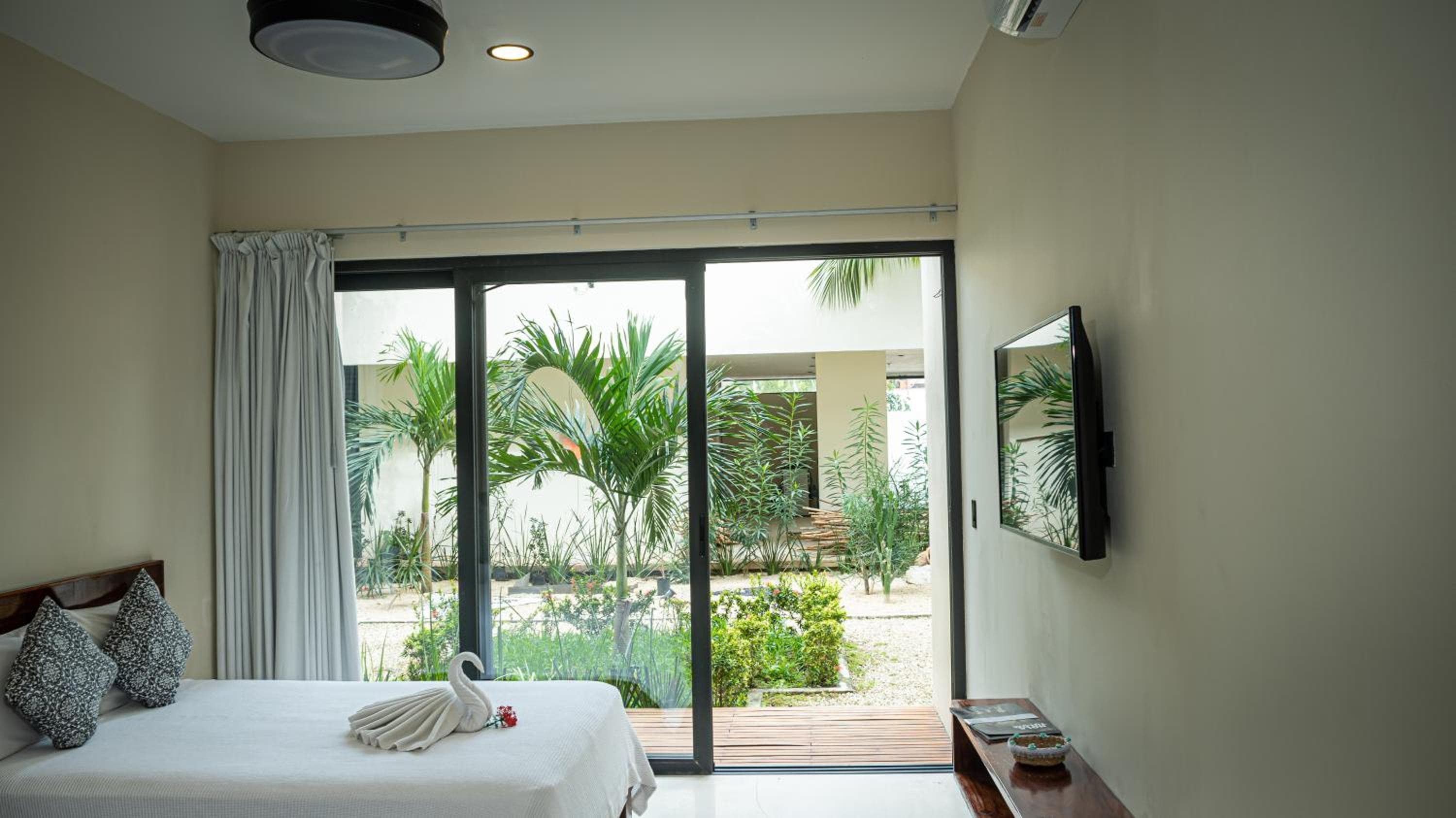 Moonshine Tulum Hotel & Hostel — 25
